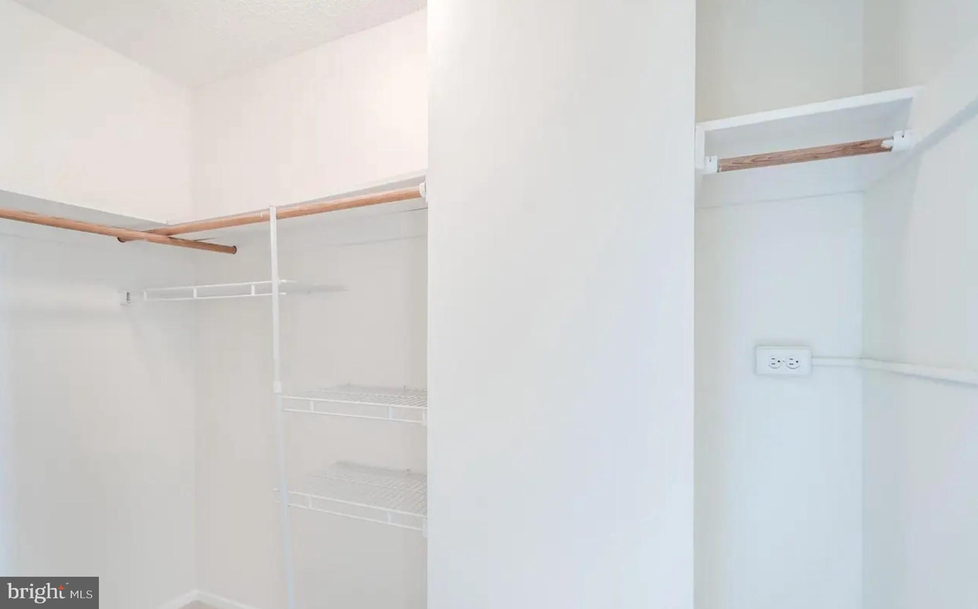 IDYLWOOD TOWERS - Residential