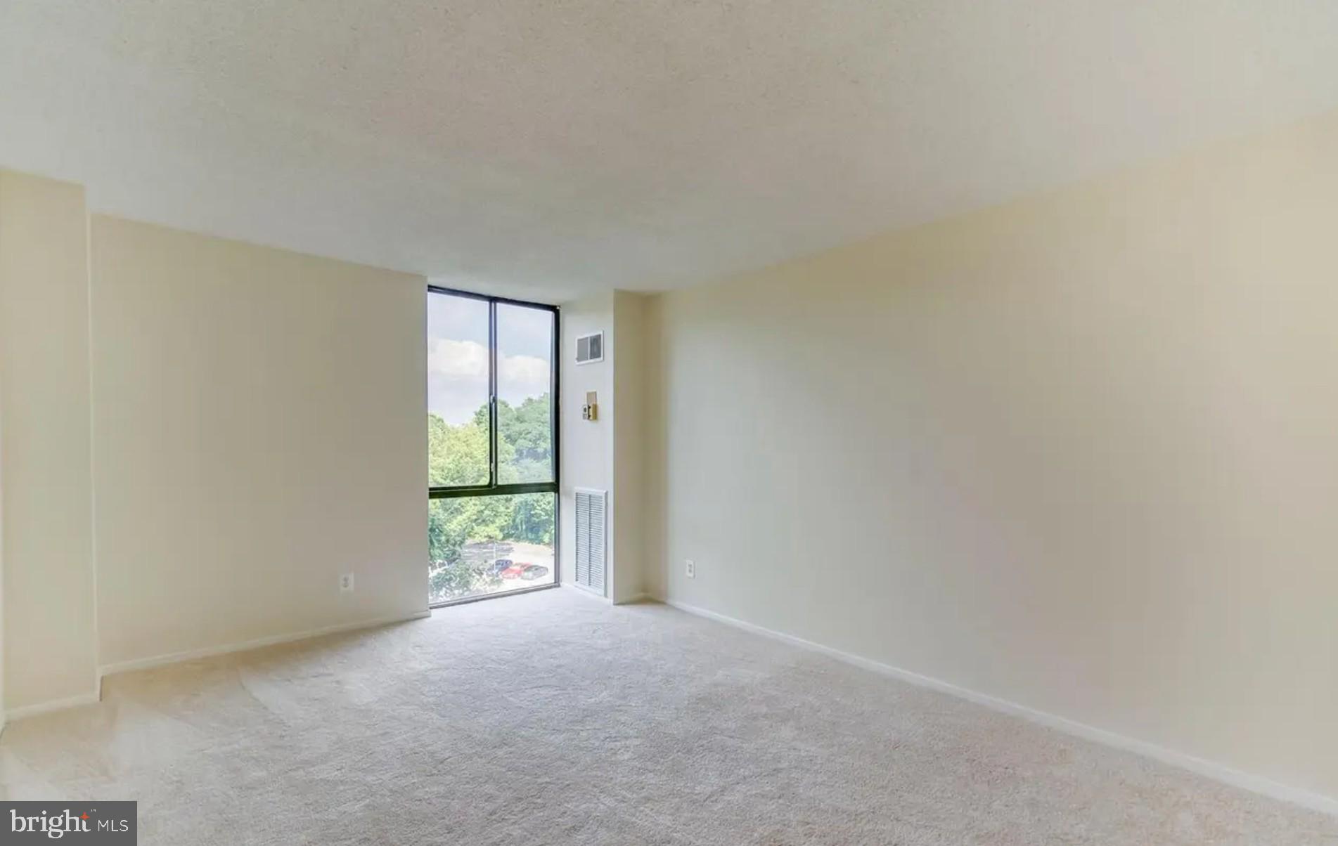 IDYLWOOD TOWERS - Residential