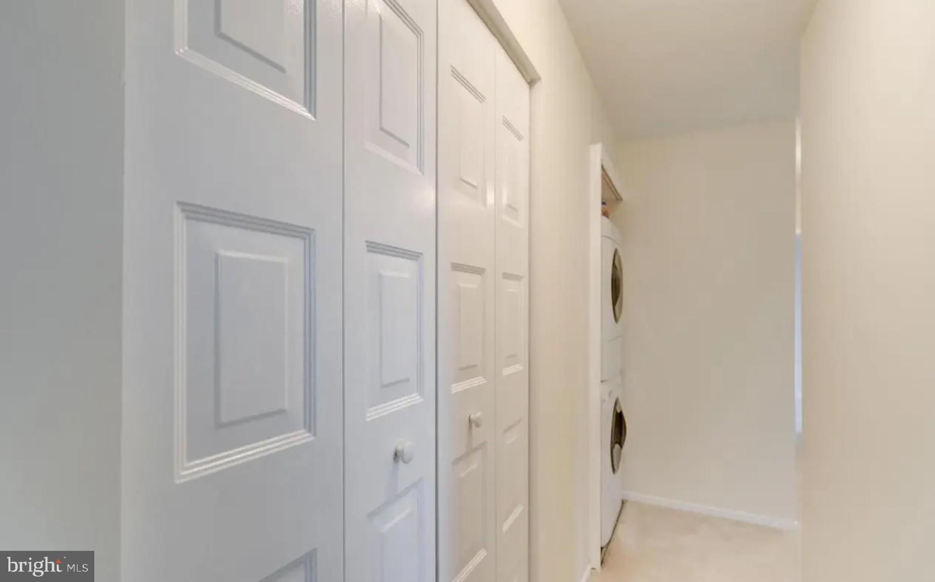 IDYLWOOD TOWERS - Residential