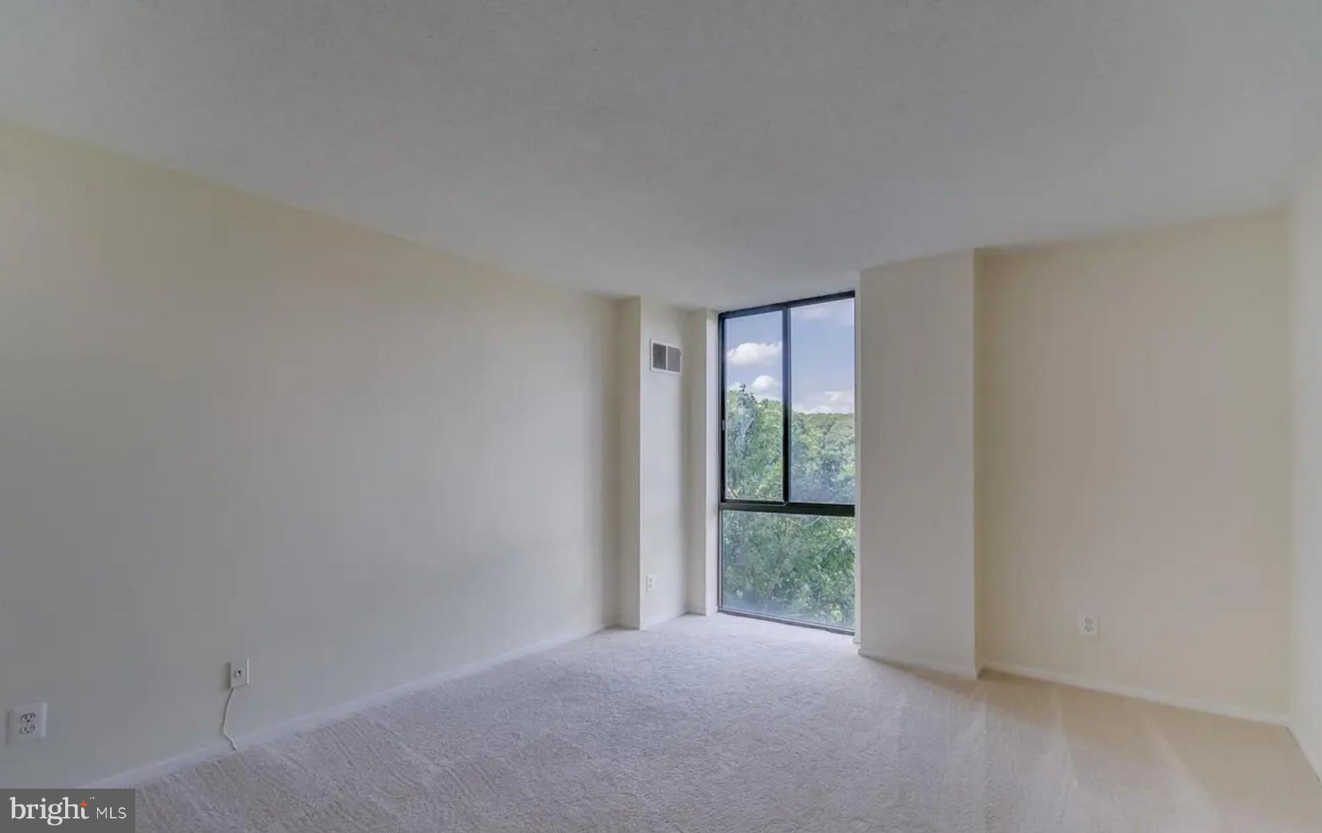 IDYLWOOD TOWERS - Residential