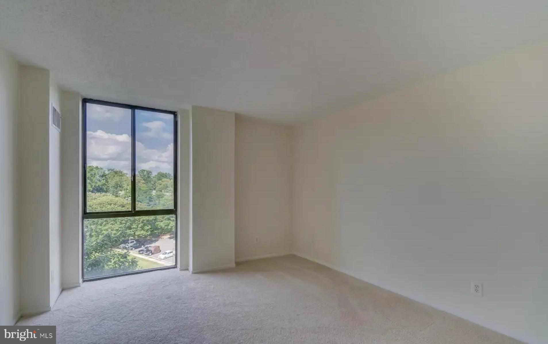 IDYLWOOD TOWERS - Residential