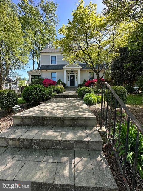 Photo of 3818 WILLIAMS LN, CHEVY CHASE, MD 20815 (MLS # MDMC2094500)