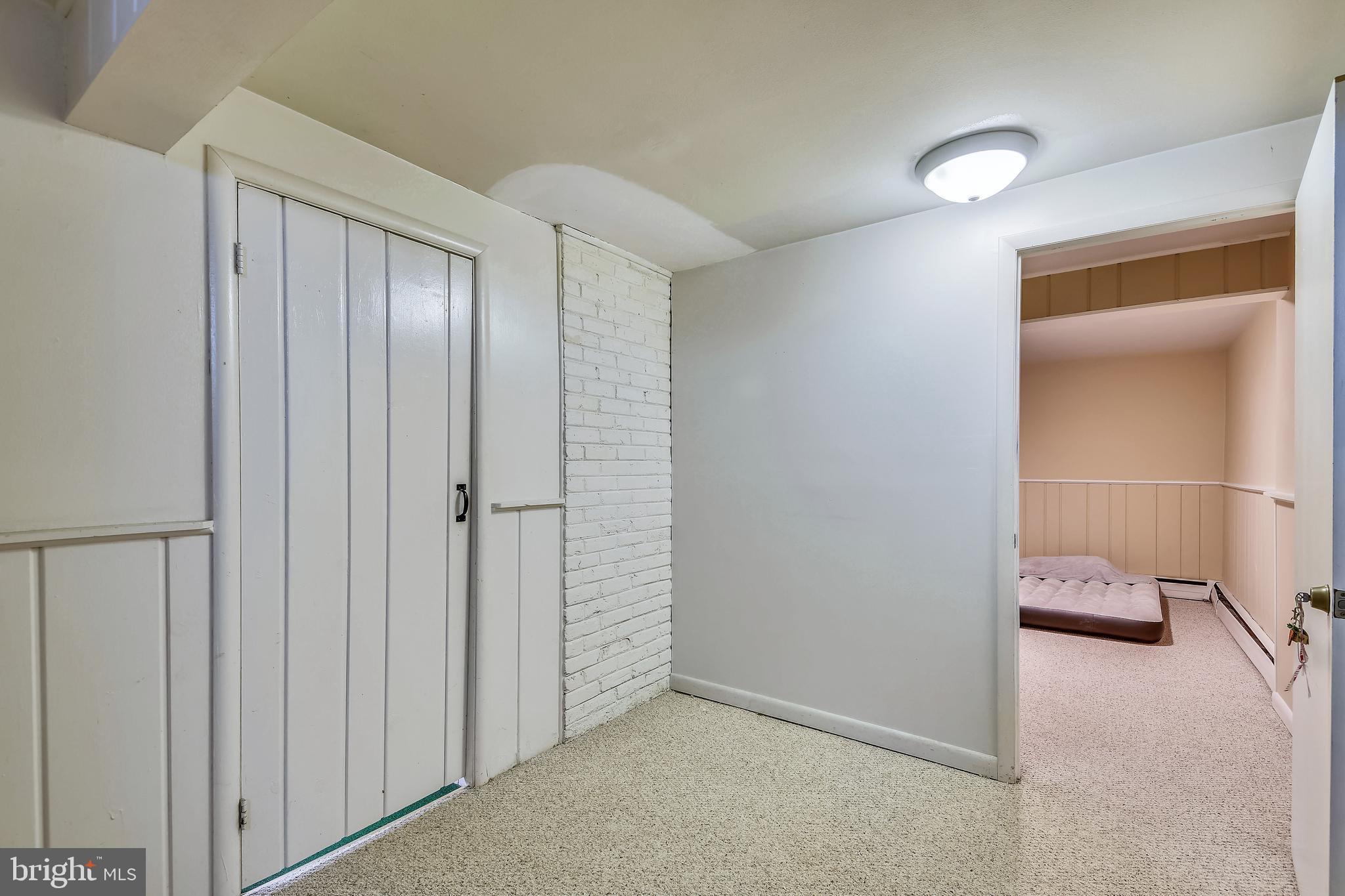 COUNTRY CLUB HILLS - Residential