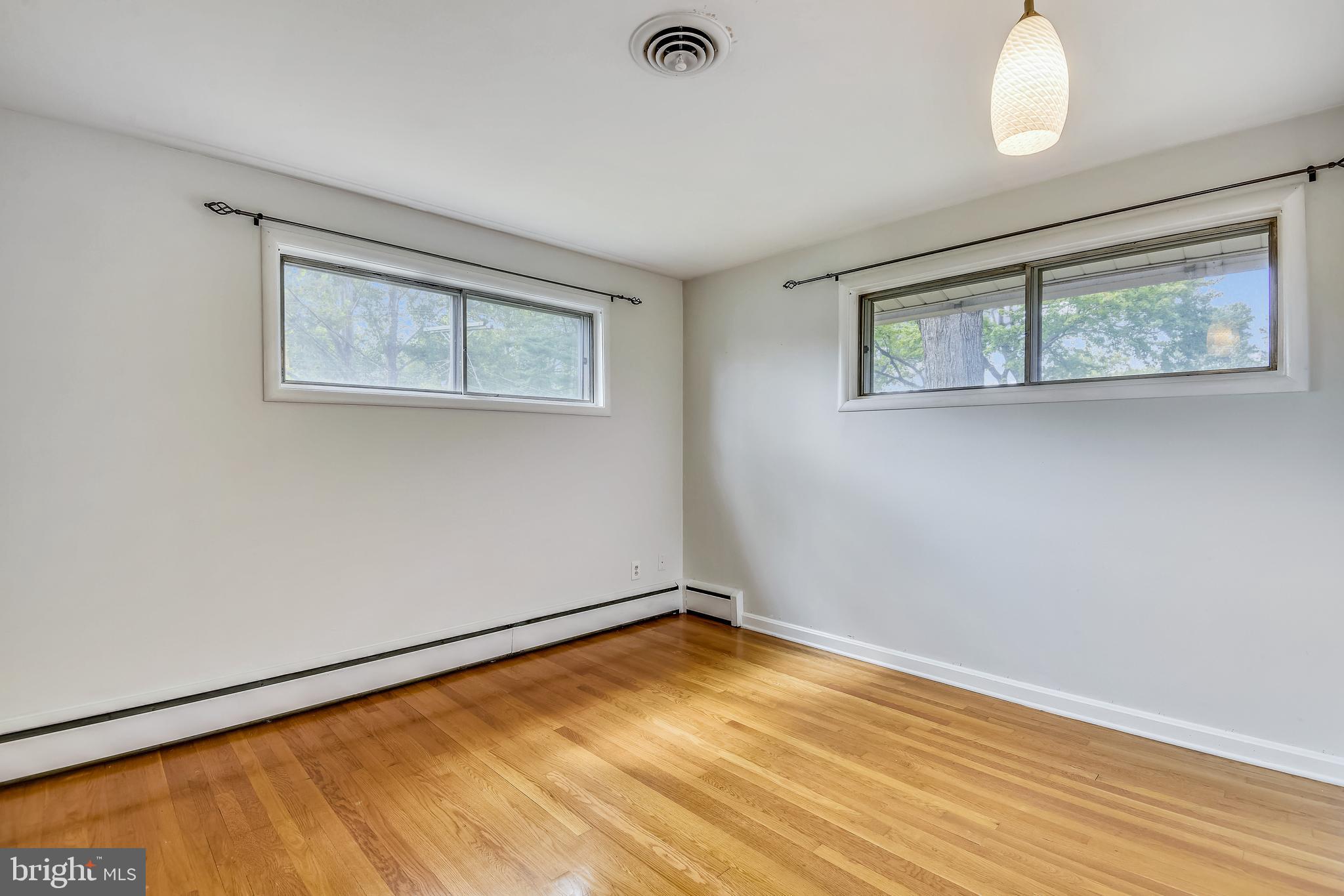 COUNTRY CLUB HILLS - Residential