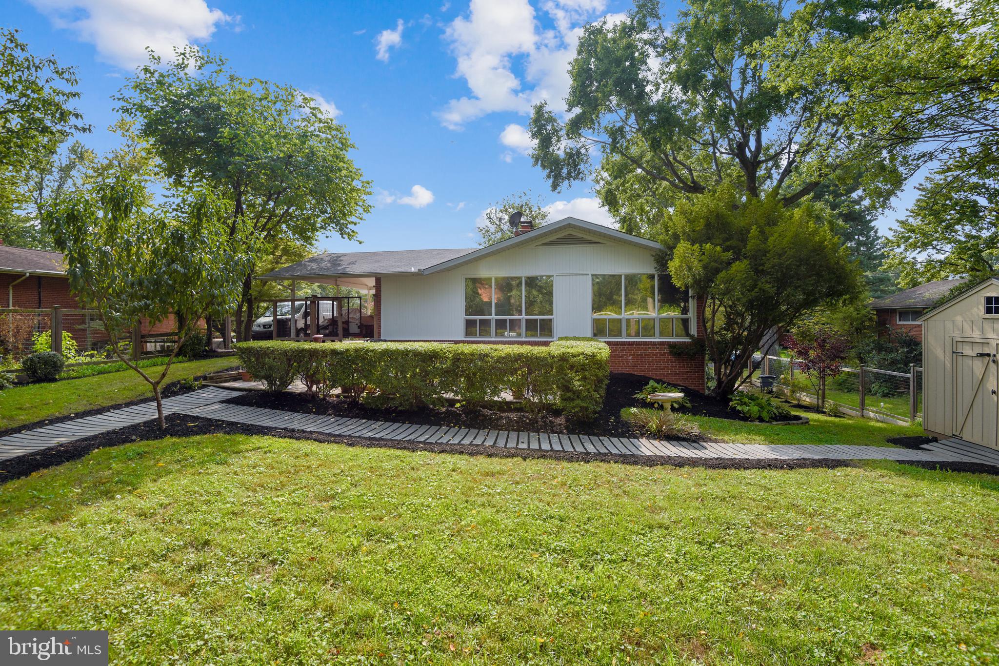 COUNTRY CLUB HILLS - Residential