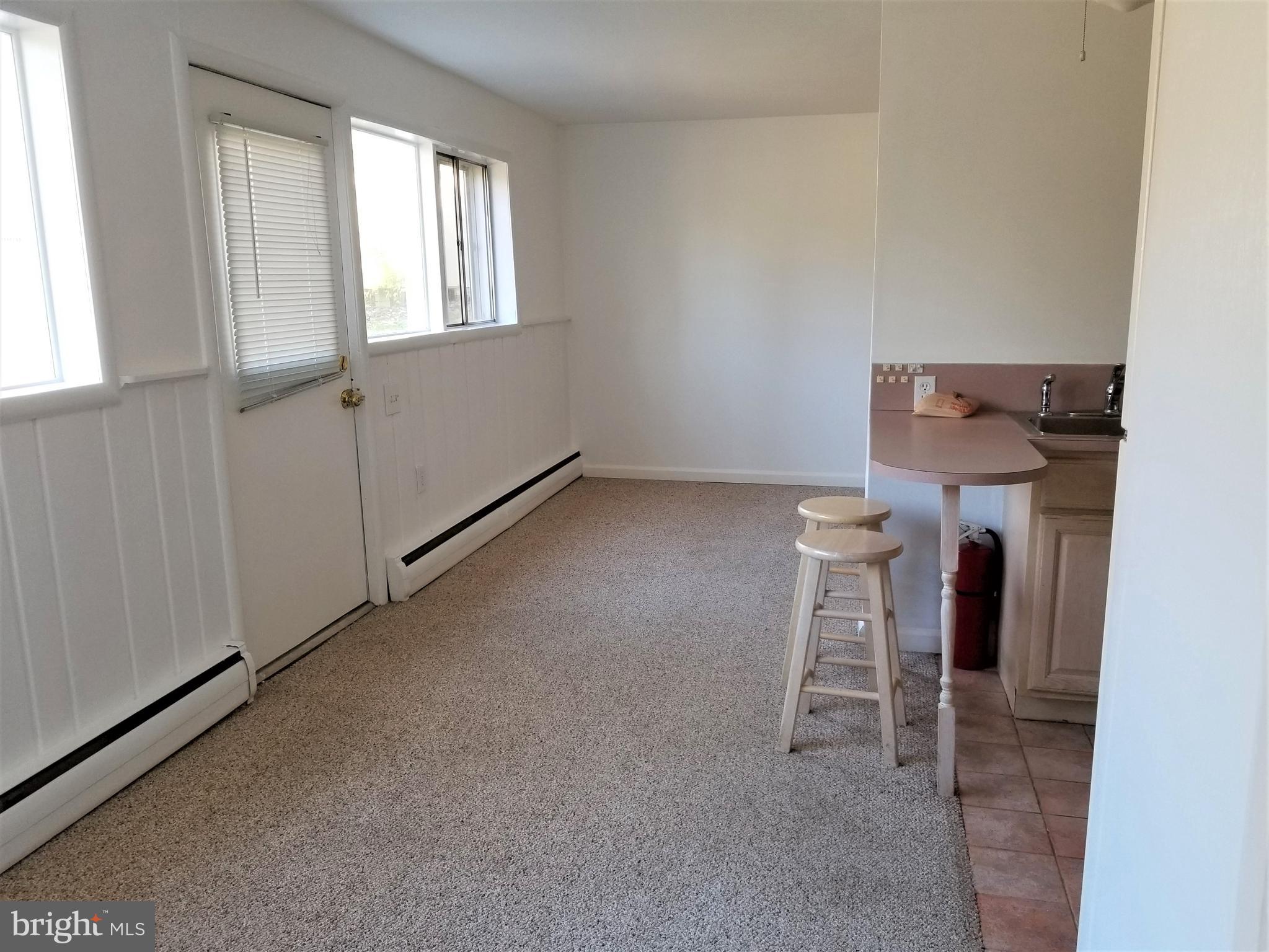 COUNTRY CLUB HILLS - Residential