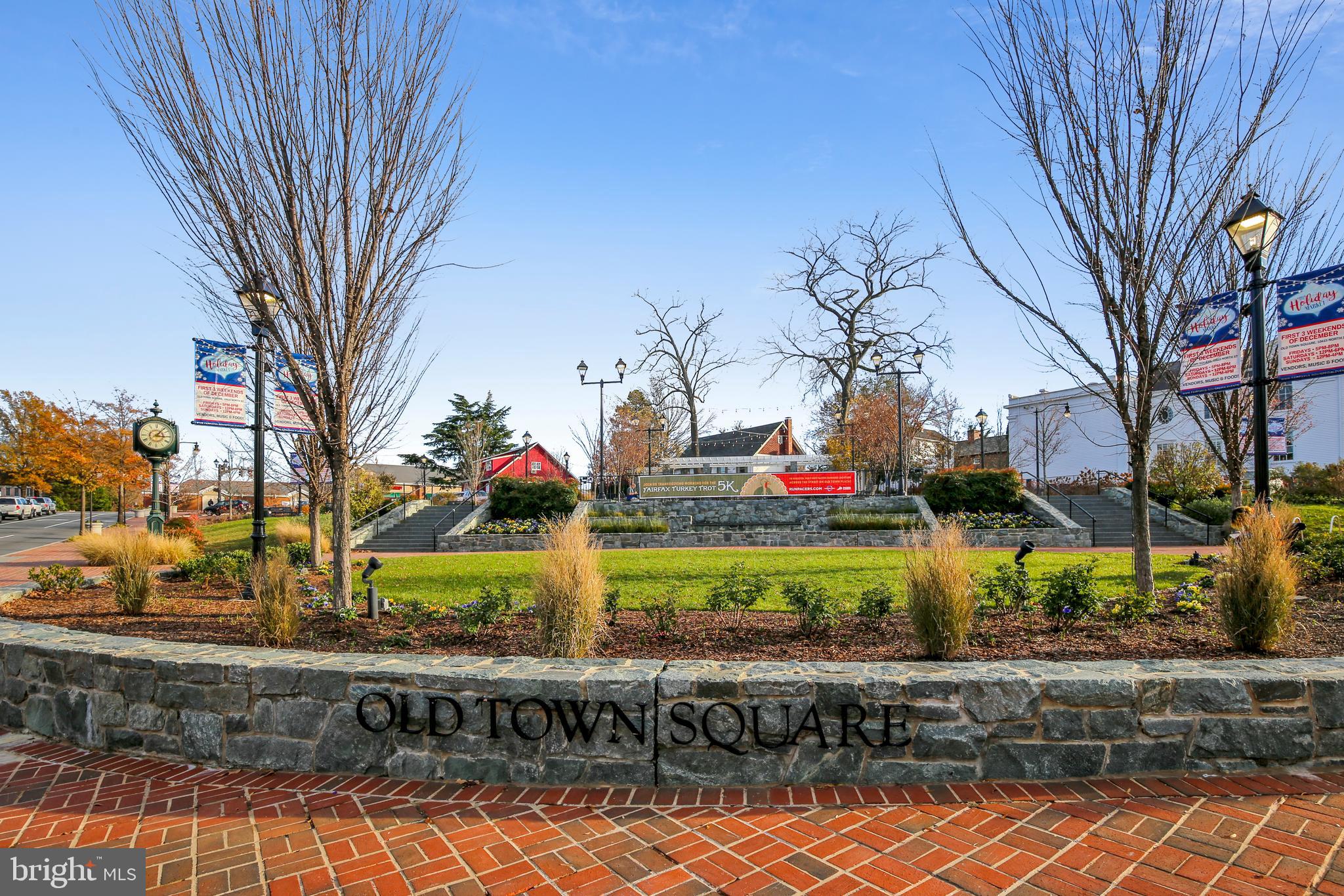 COUNTRY CLUB HILLS - Residential