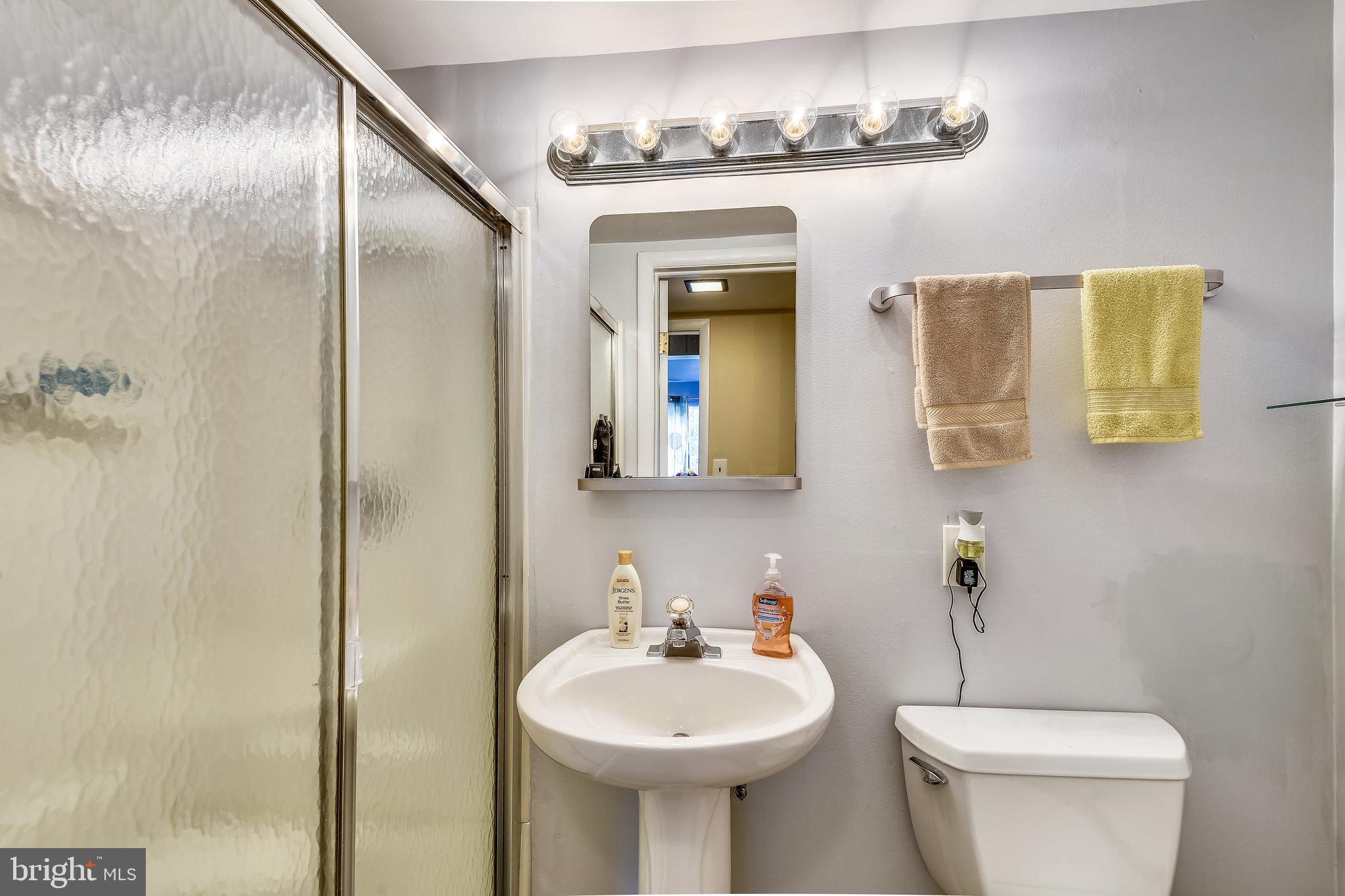 COUNTRY CLUB HILLS - Residential