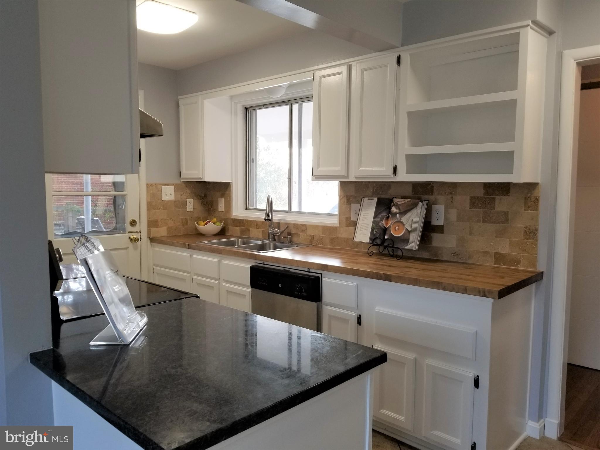 COUNTRY CLUB HILLS - Residential