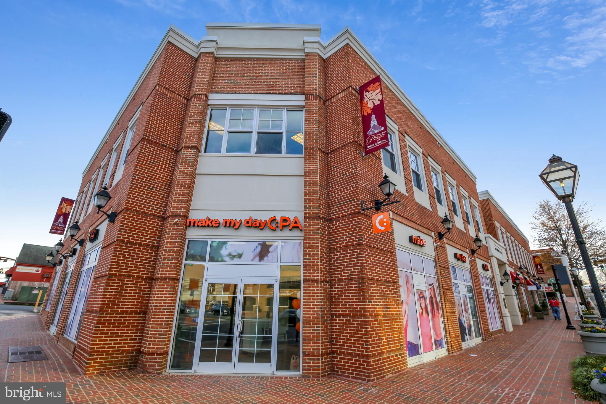 COUNTRY CLUB HILLS - Residential