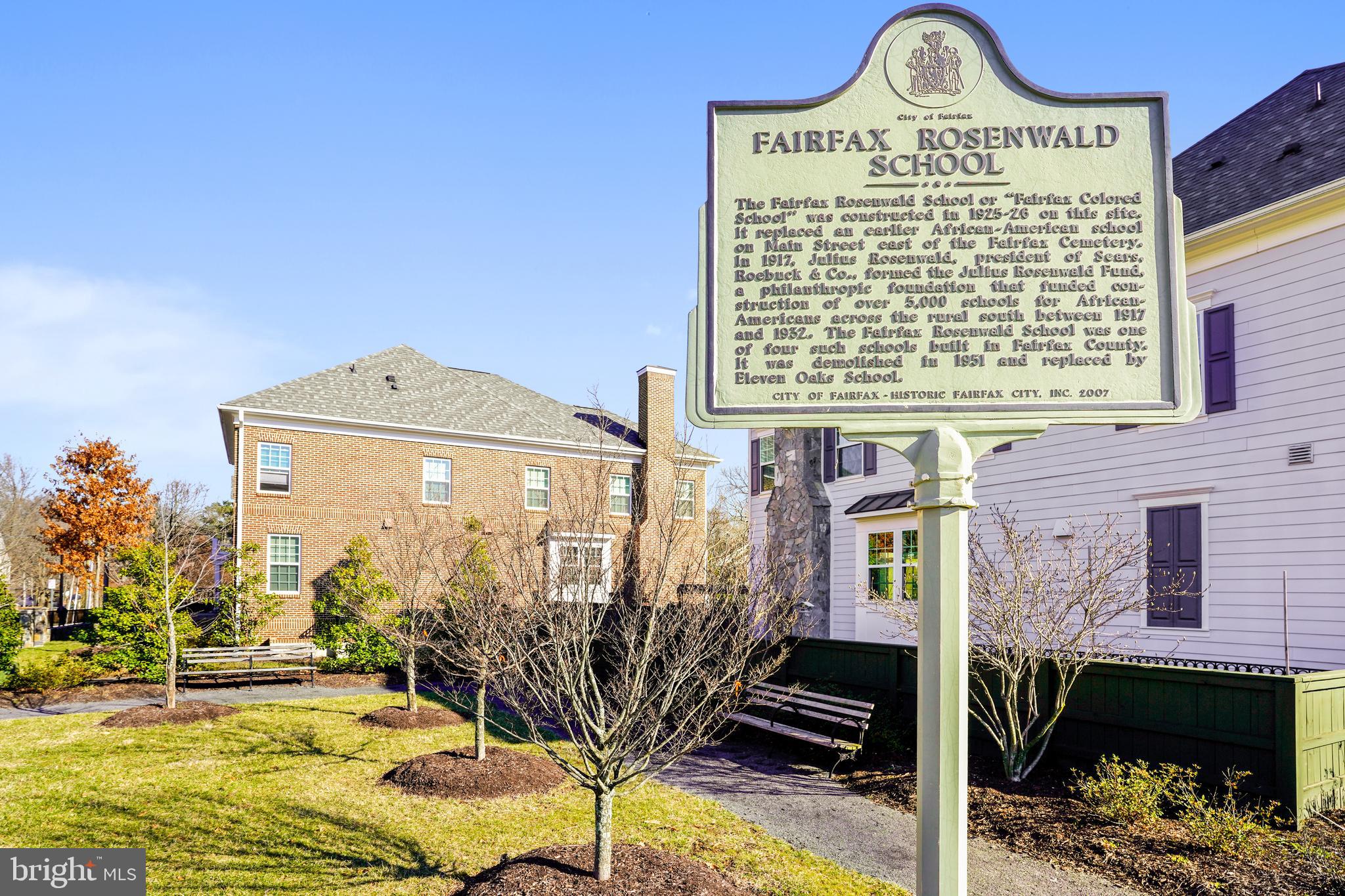 COUNTRY CLUB HILLS - Residential