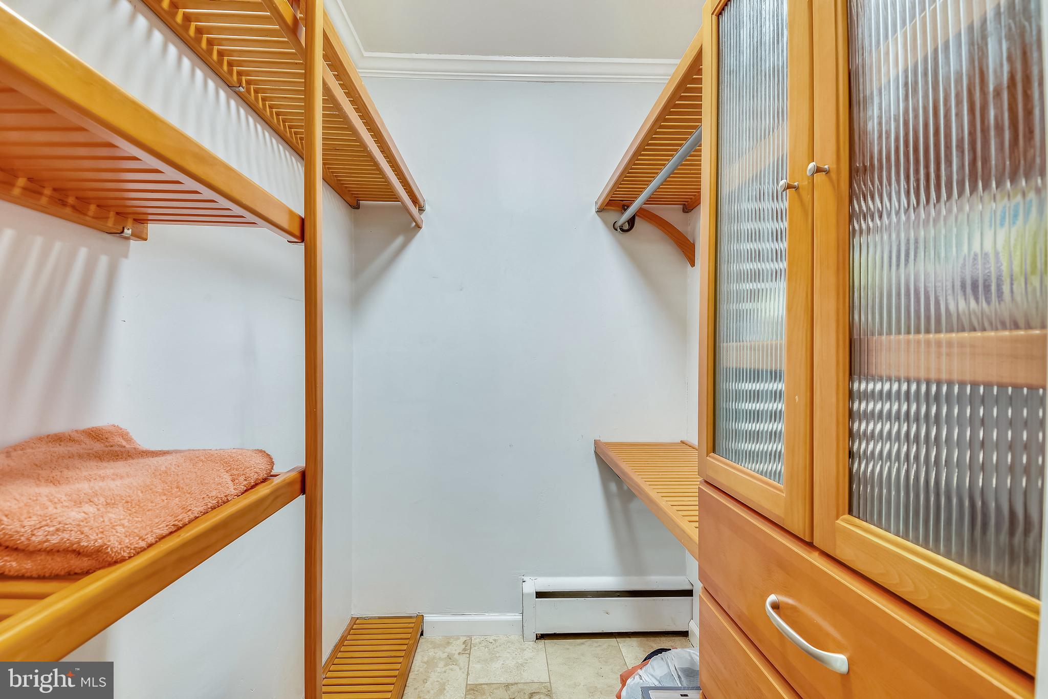 COUNTRY CLUB HILLS - Residential