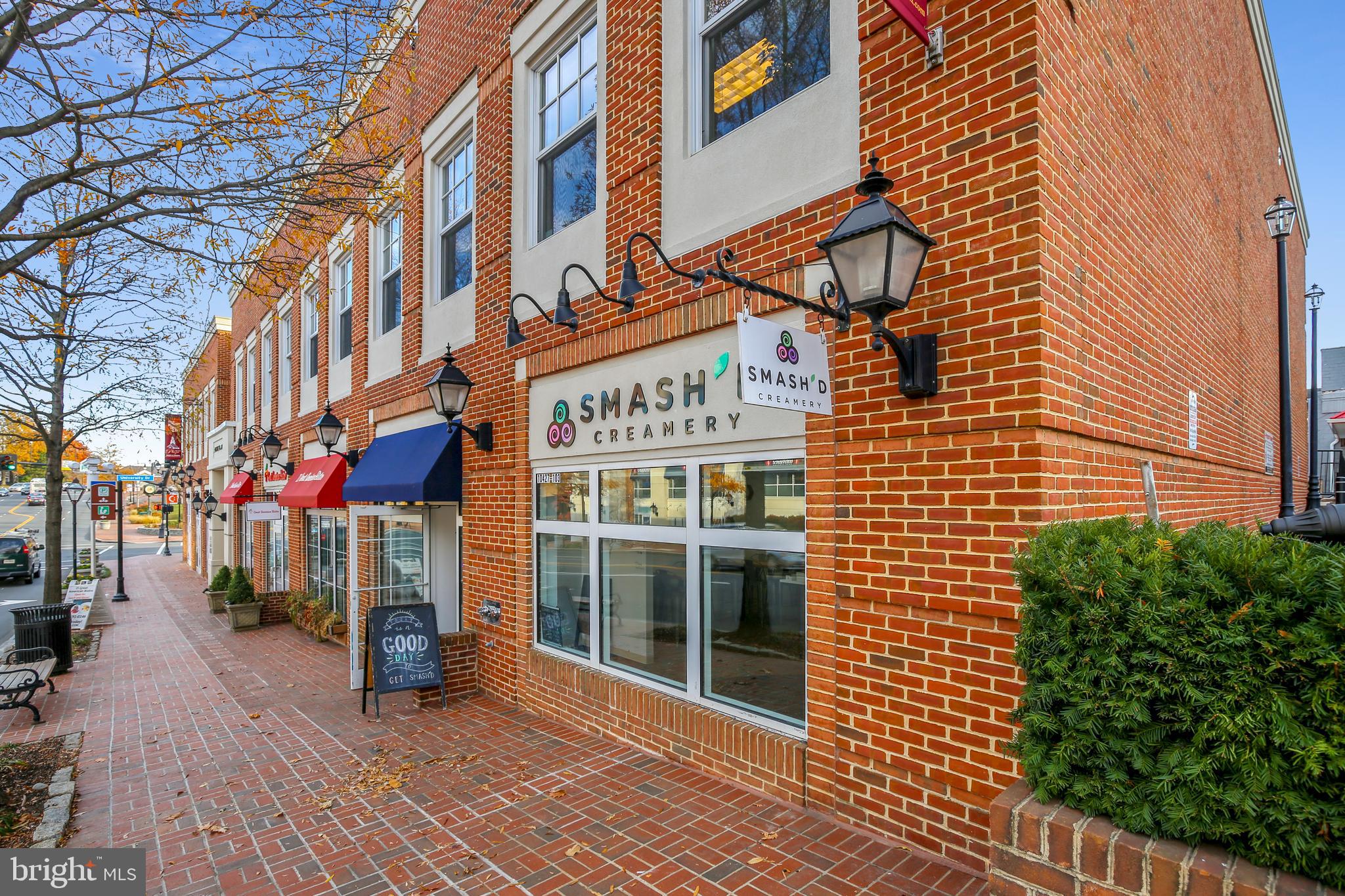 COUNTRY CLUB HILLS - Residential