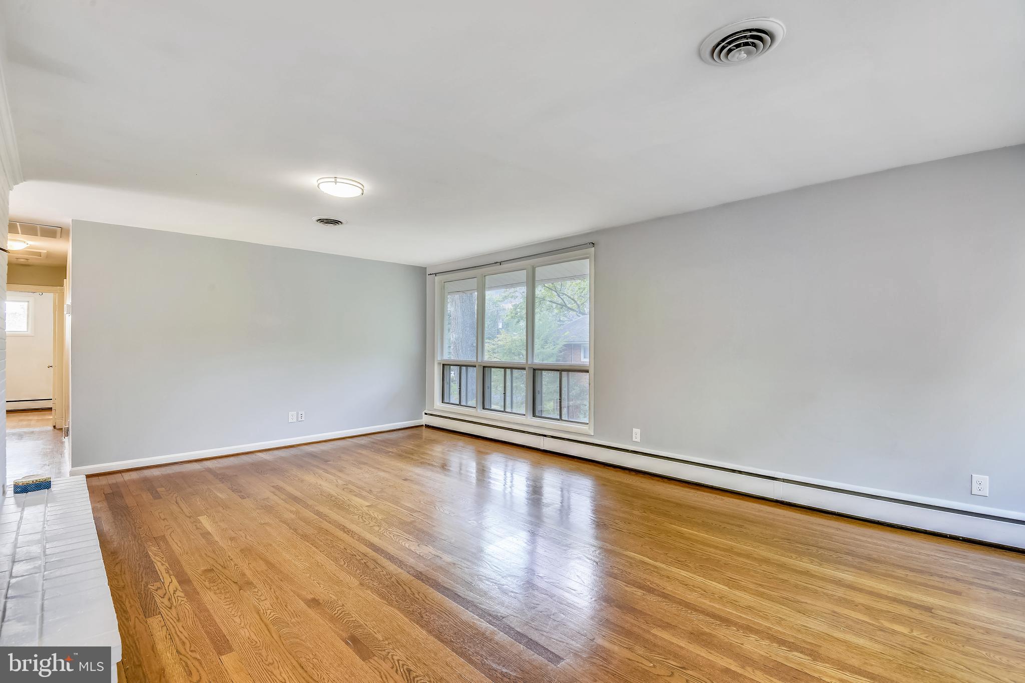 COUNTRY CLUB HILLS - Residential