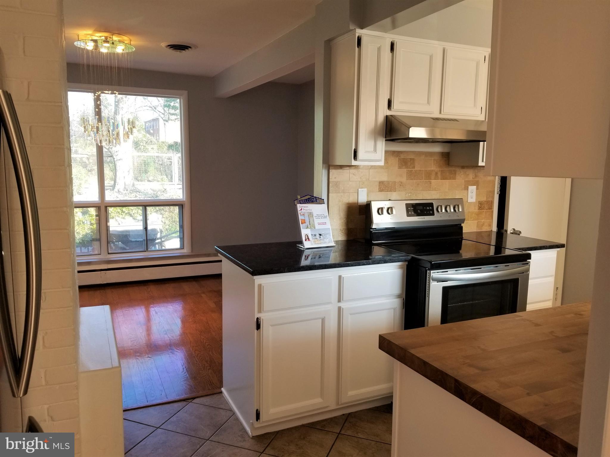 COUNTRY CLUB HILLS - Residential