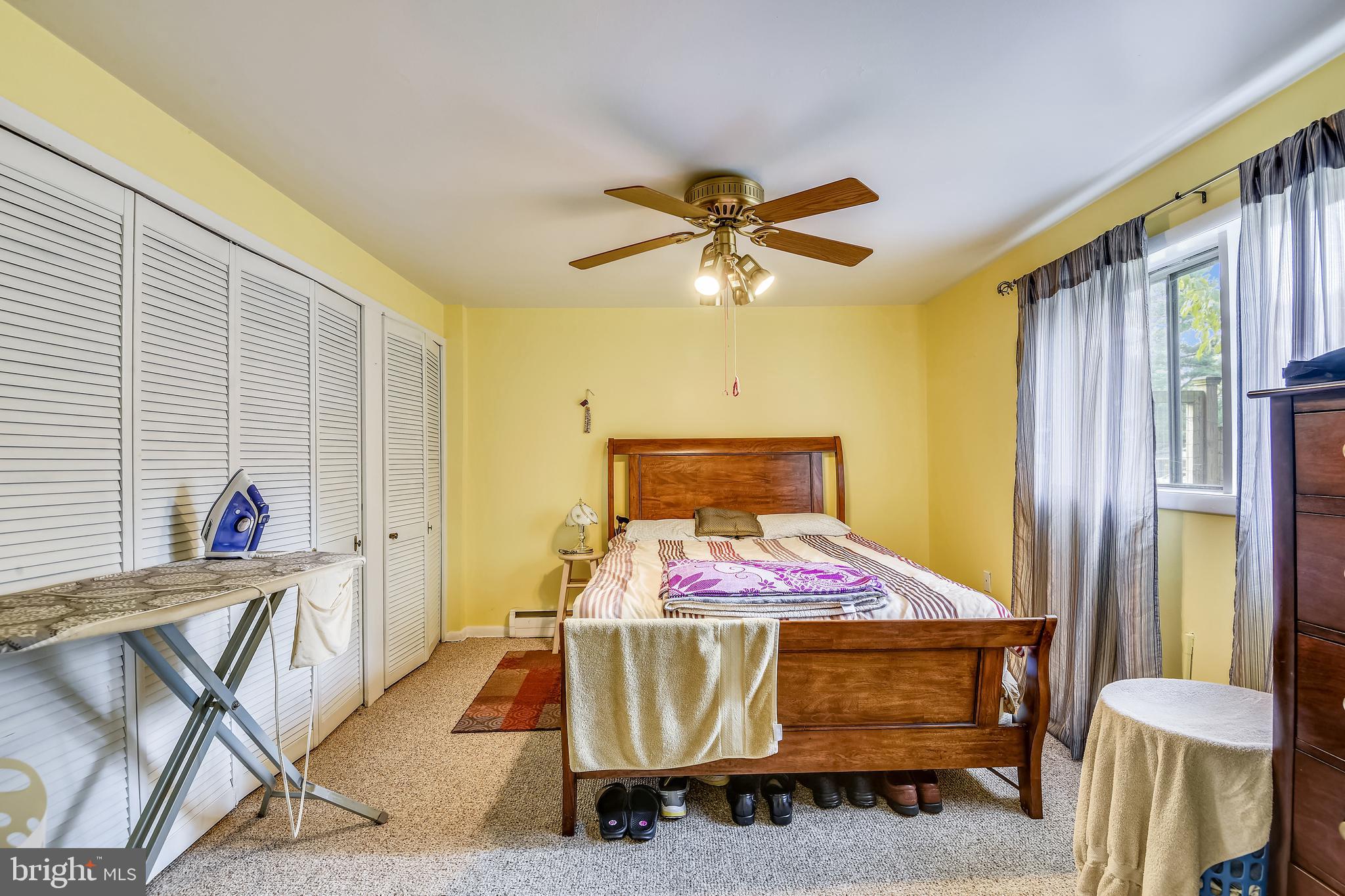 COUNTRY CLUB HILLS - Residential