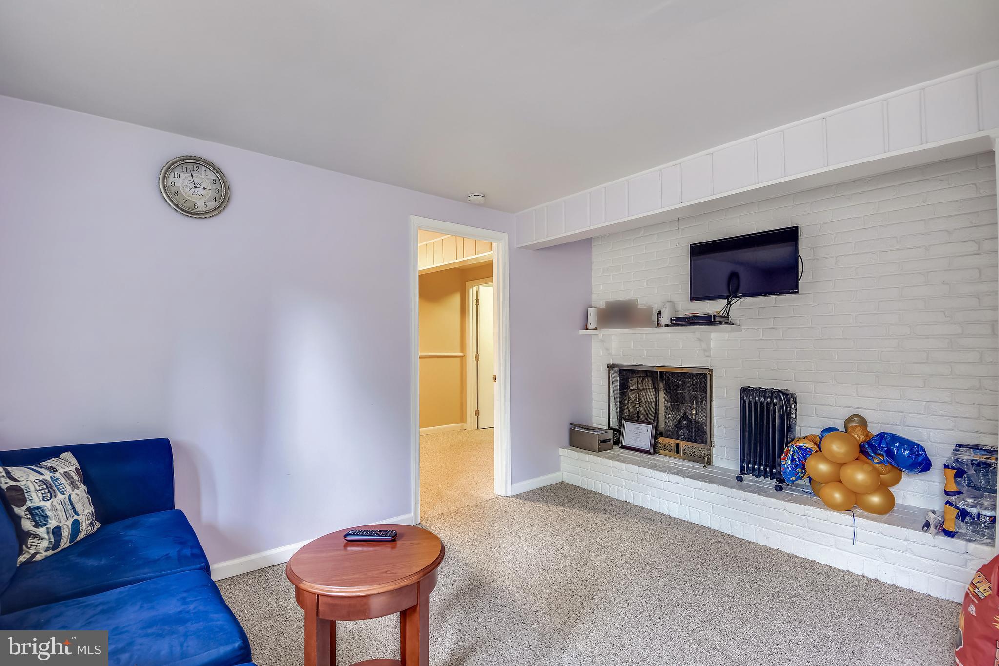 COUNTRY CLUB HILLS - Residential