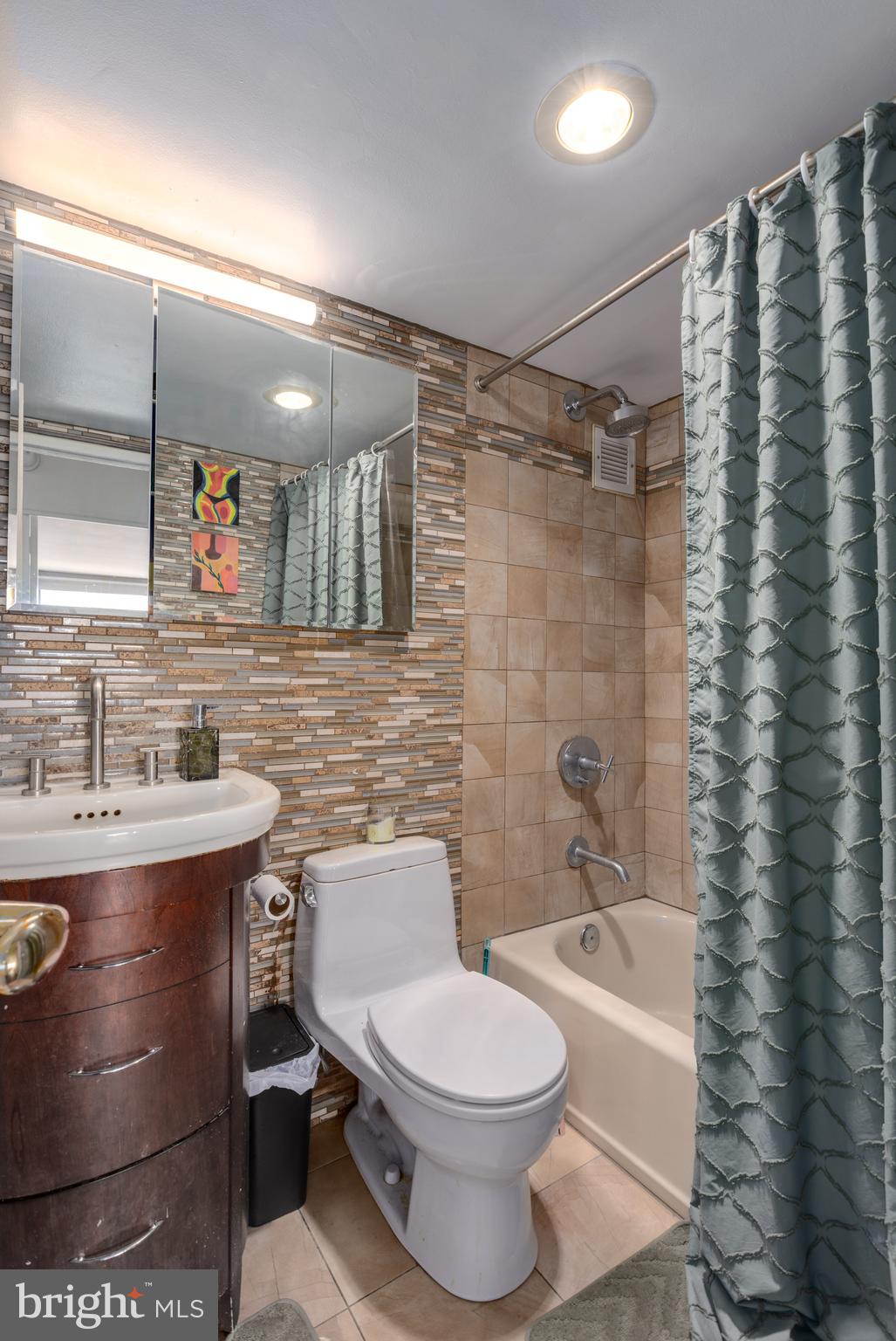 SOCIETY HILL - Residential