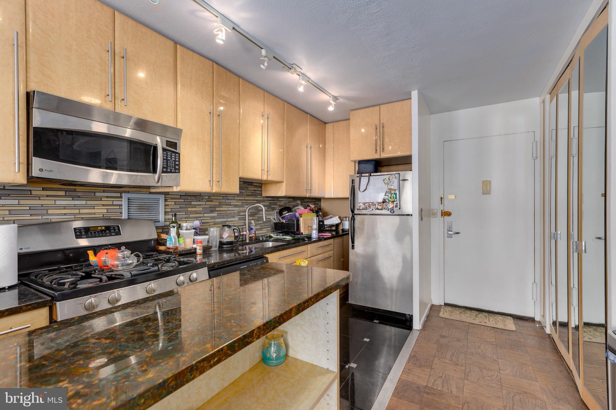 SOCIETY HILL - Residential