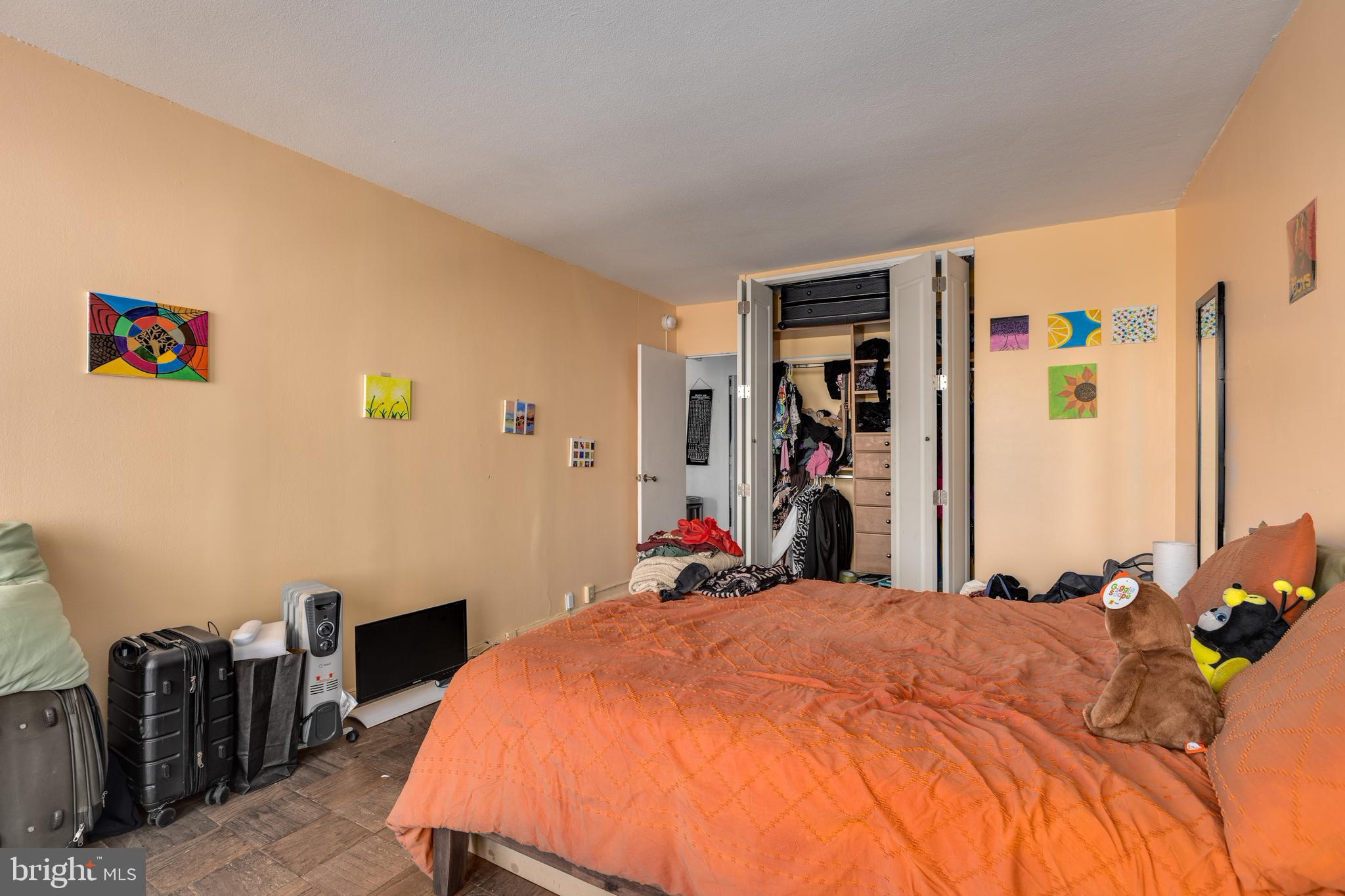 SOCIETY HILL - Residential