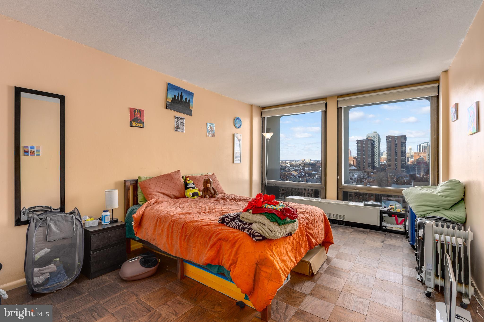 SOCIETY HILL - Residential