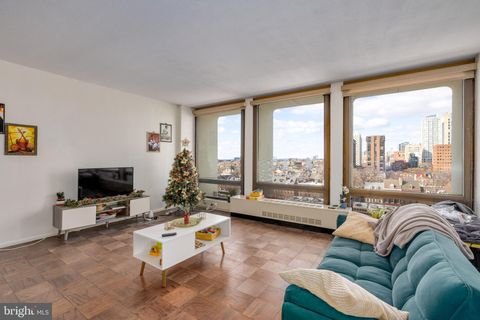 Condo For Sale - 210 Locust Street #10FW<br/> PHILADELPHIA, PA 19106