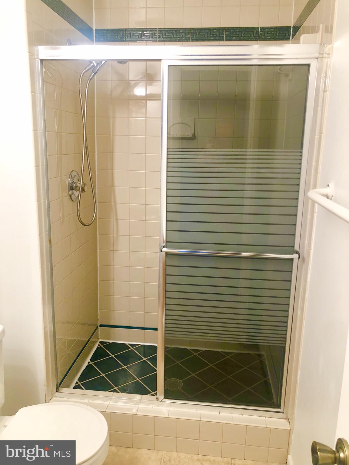 GLEN ORA - PLAT 9 - Residential Lease