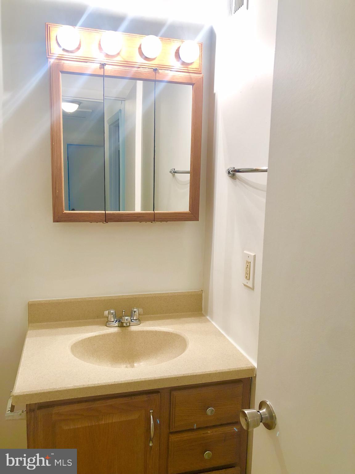 GLEN ORA - PLAT 9 - Residential Lease