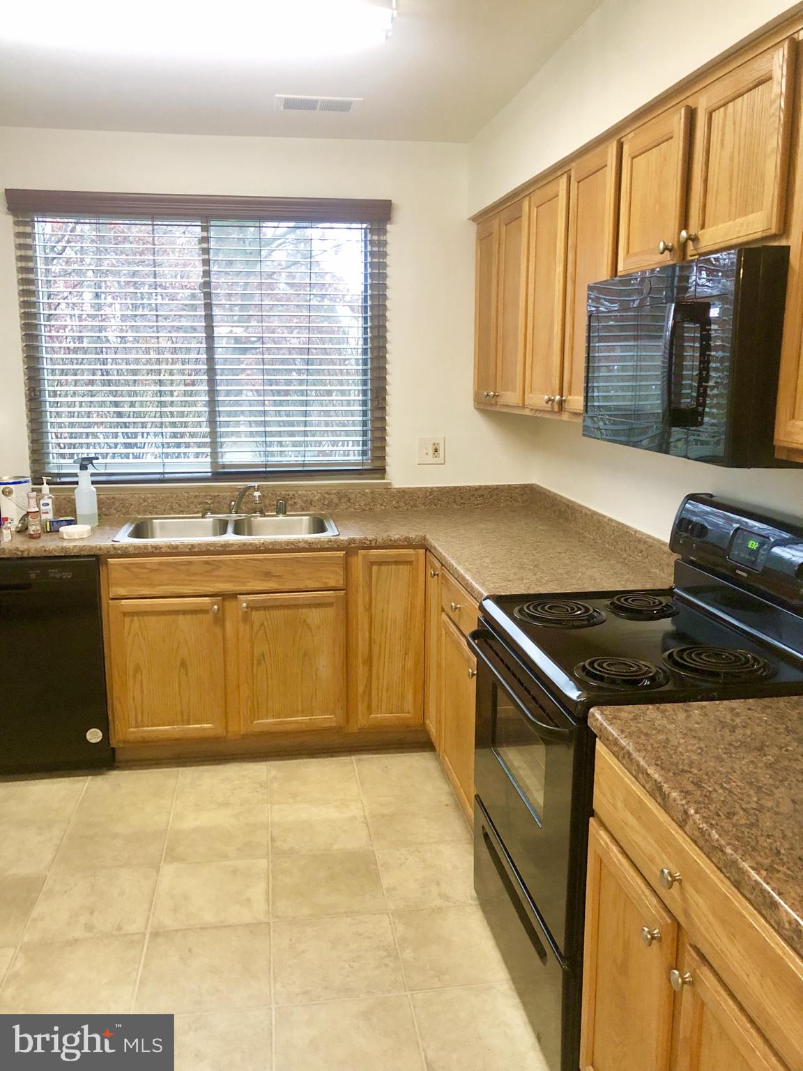 GLEN ORA - PLAT 9 - Residential Lease