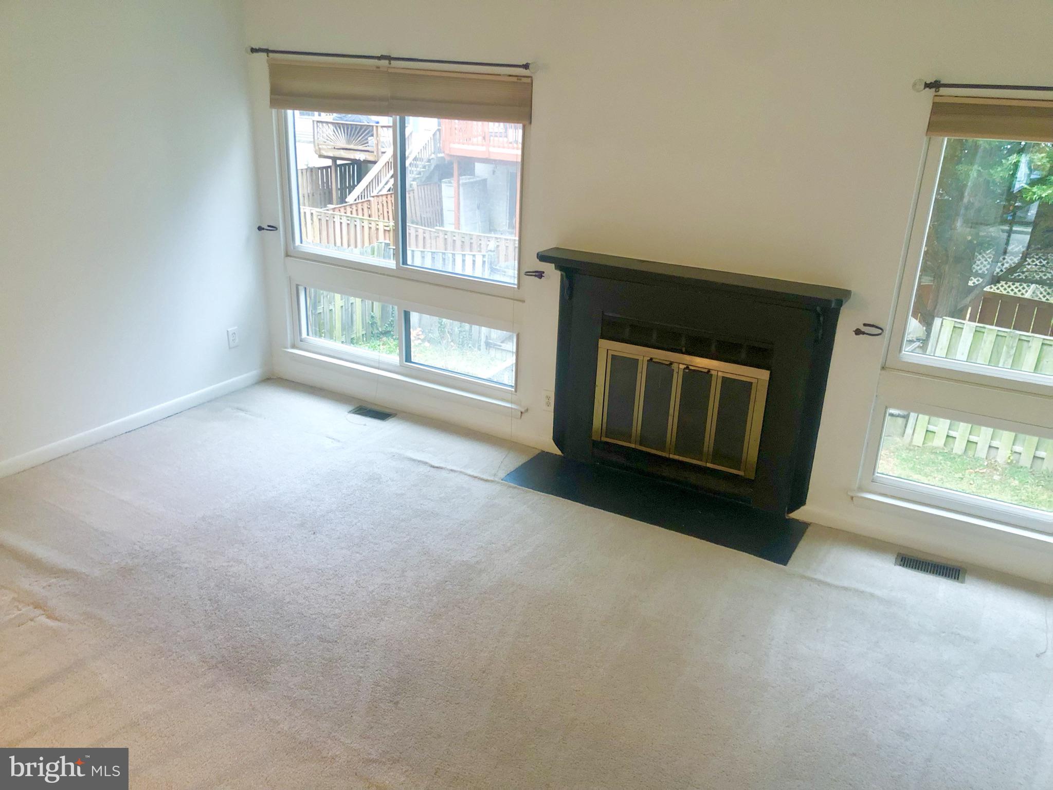 GLEN ORA - PLAT 9 - Residential Lease