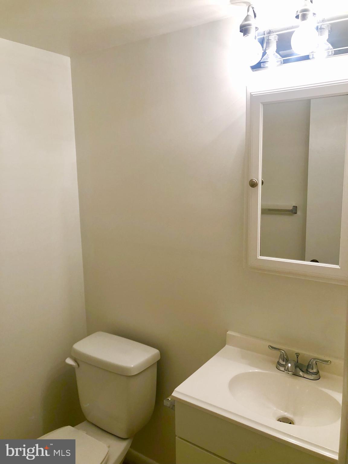 GLEN ORA - PLAT 9 - Residential Lease