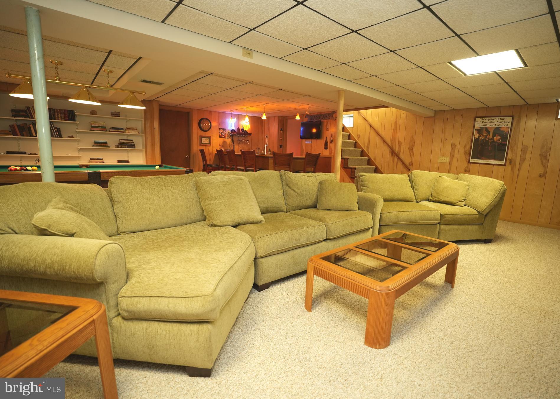 KINGSTON MANOR - Residential