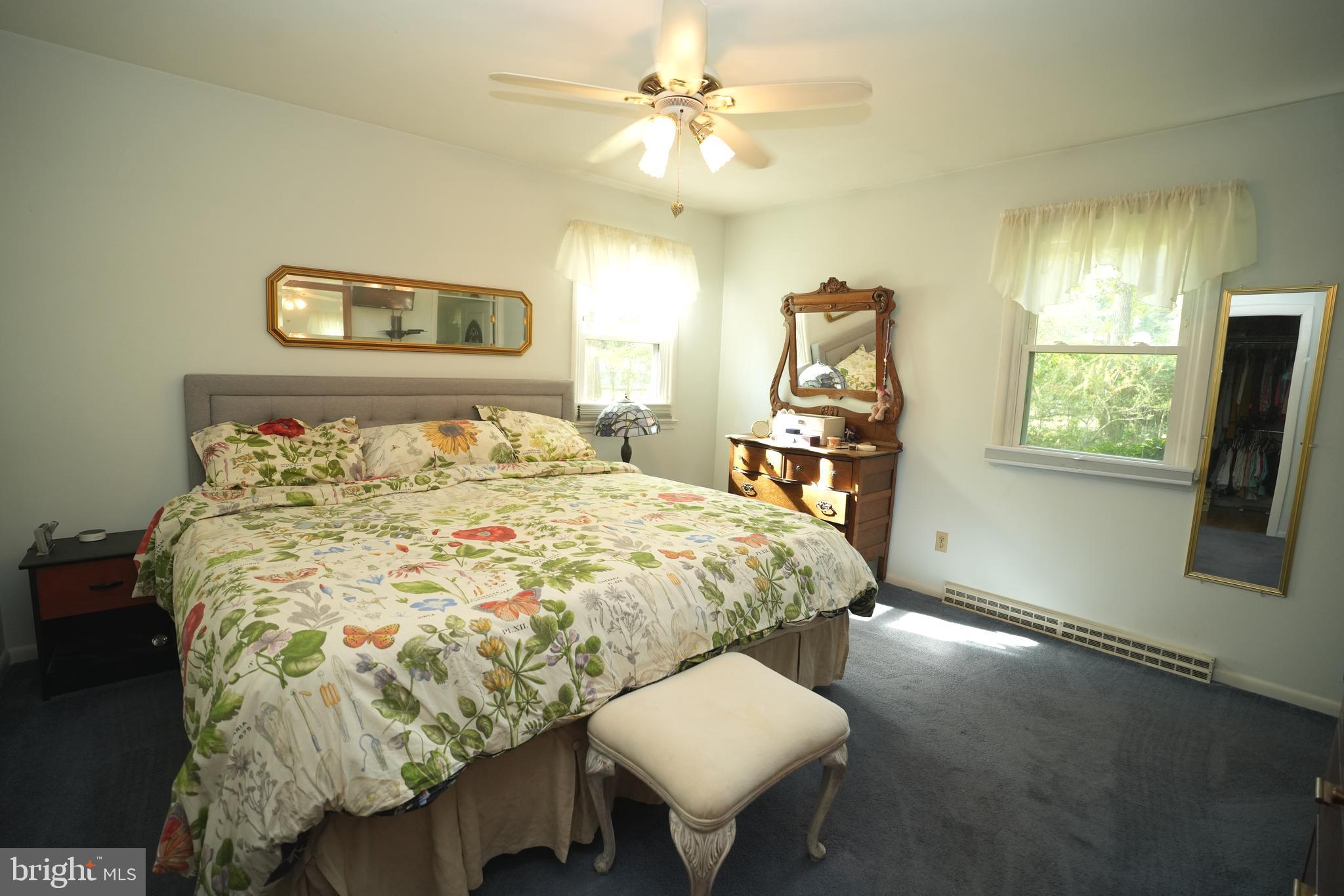 KINGSTON MANOR - Residential