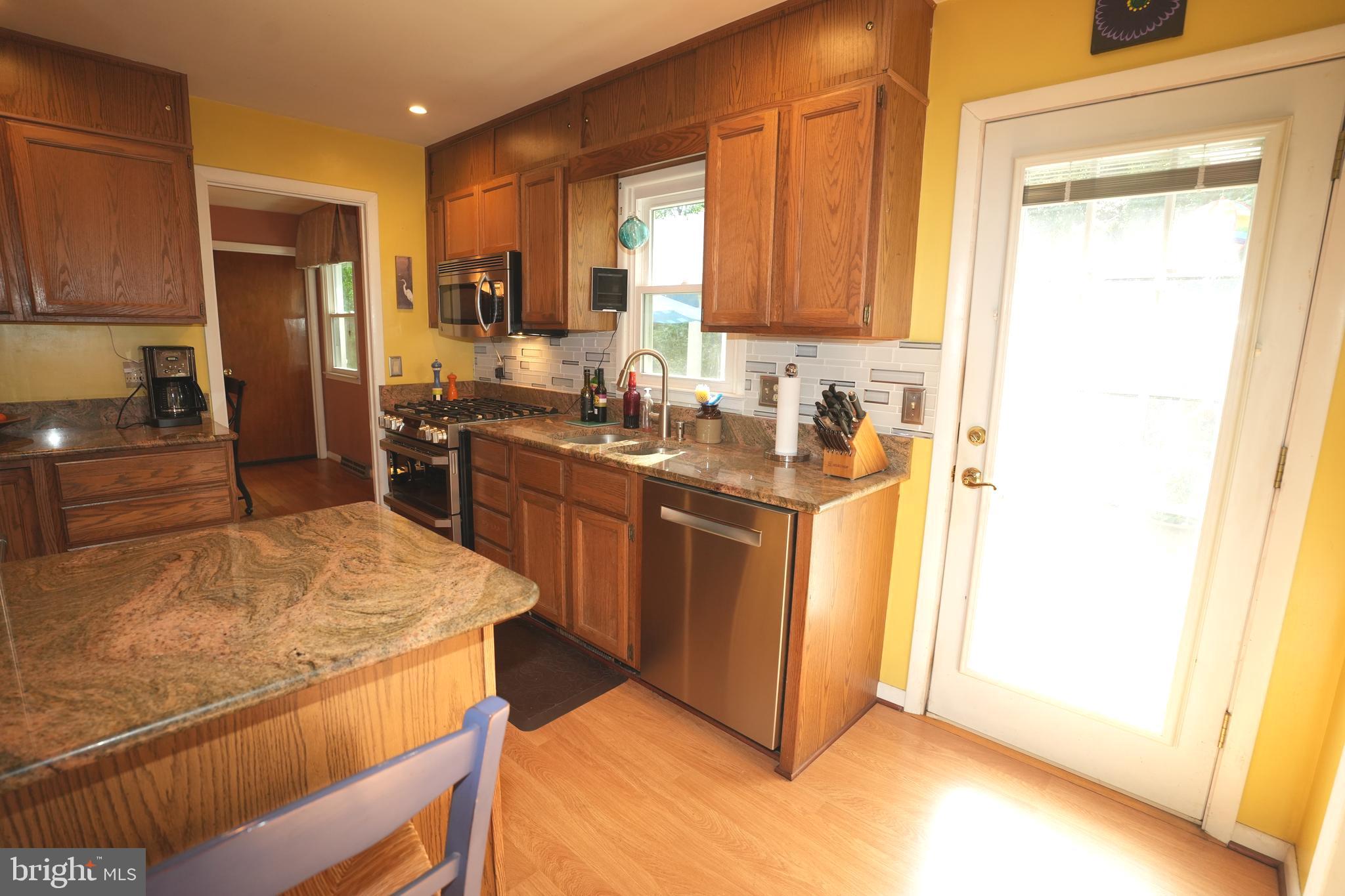 KINGSTON MANOR - Residential