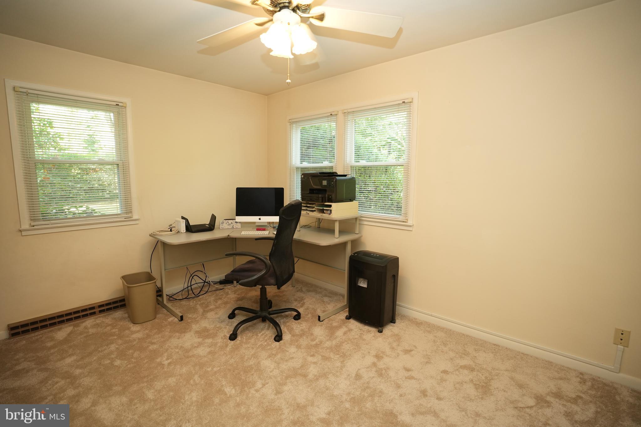 KINGSTON MANOR - Residential