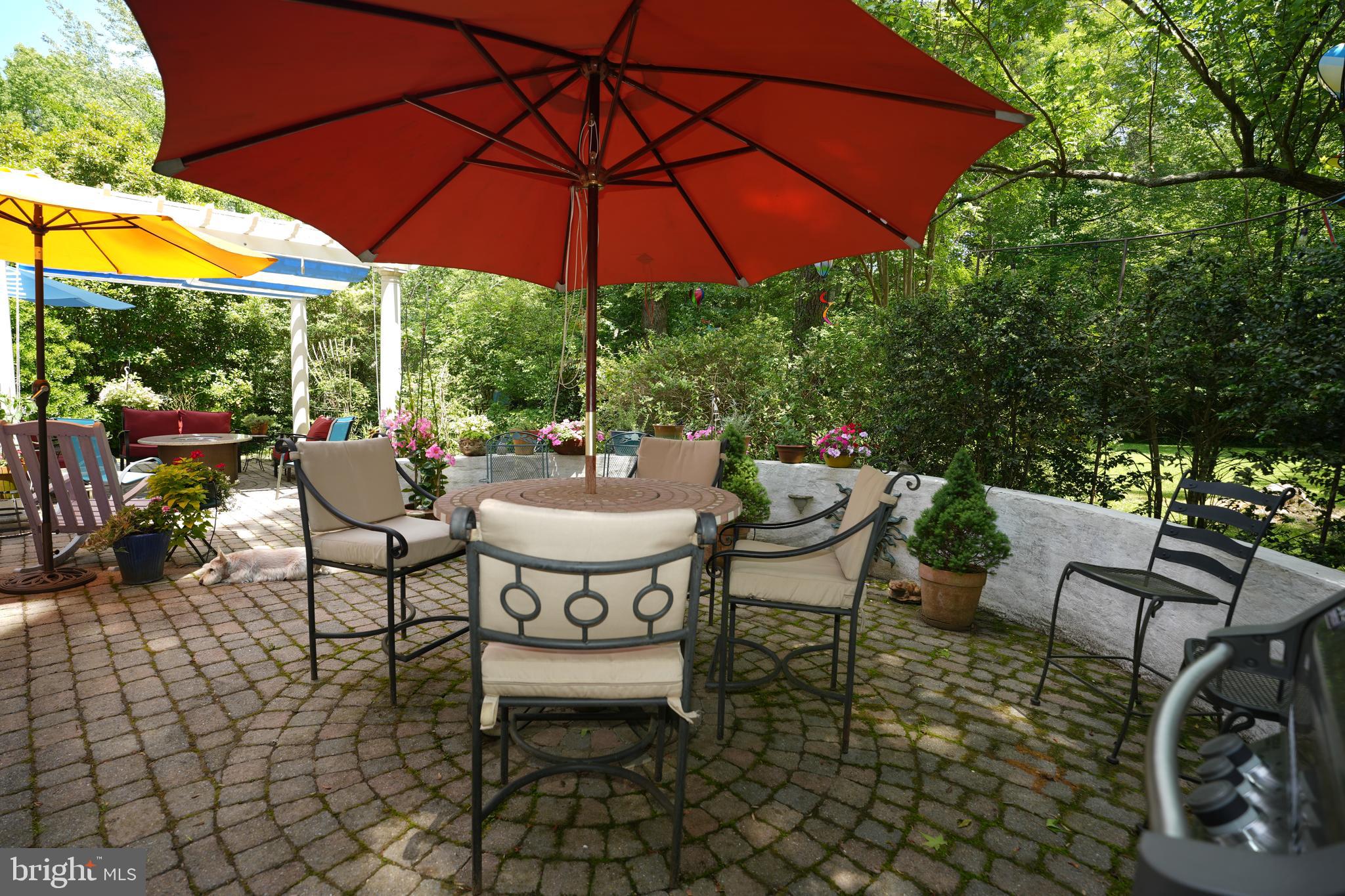 KINGSTON MANOR - Residential