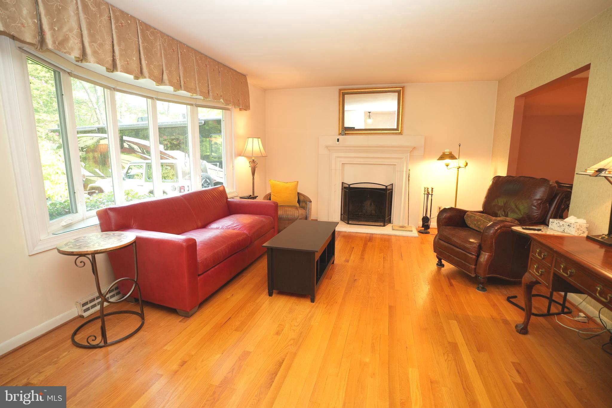 KINGSTON MANOR - Residential