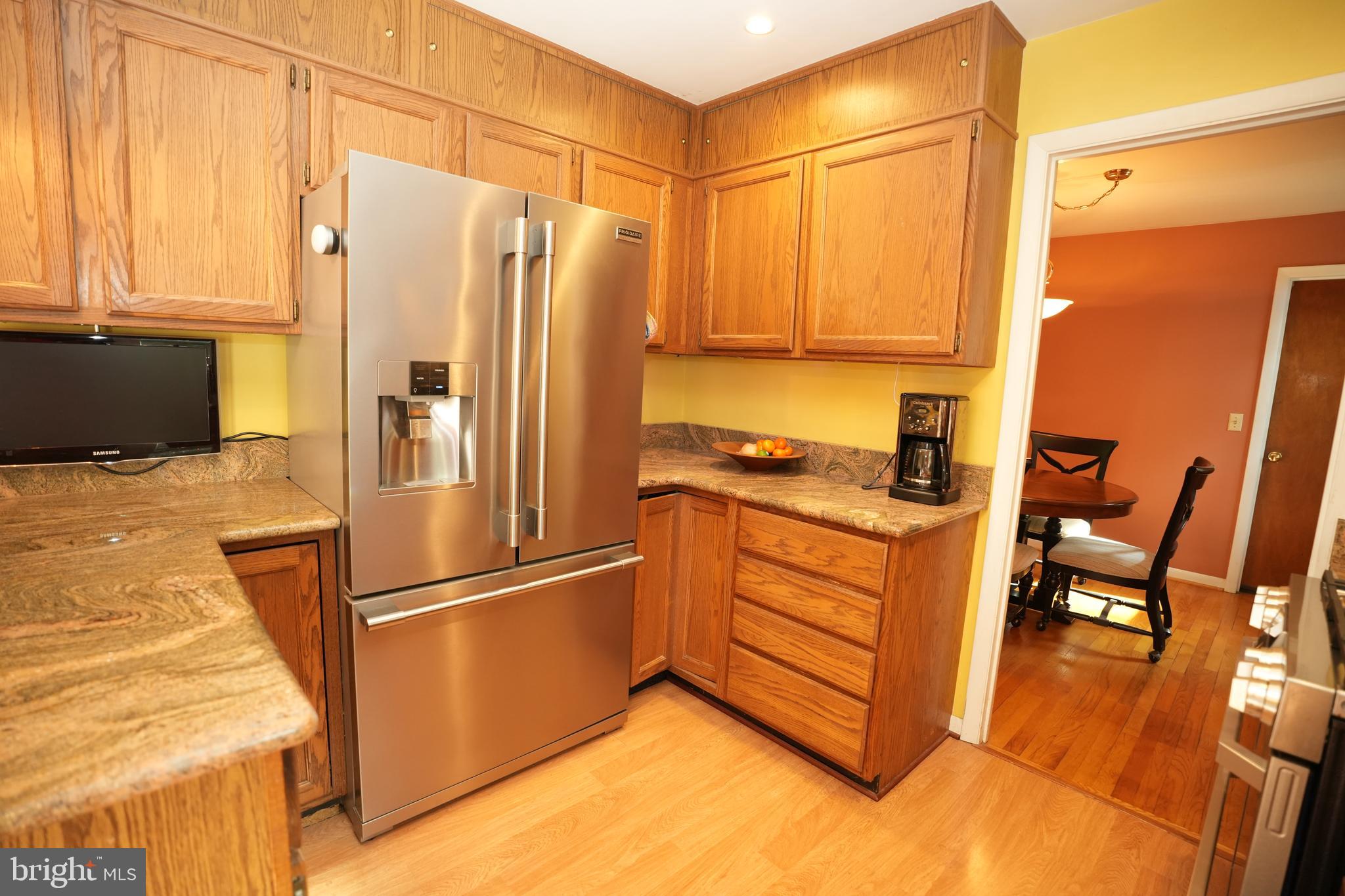 KINGSTON MANOR - Residential