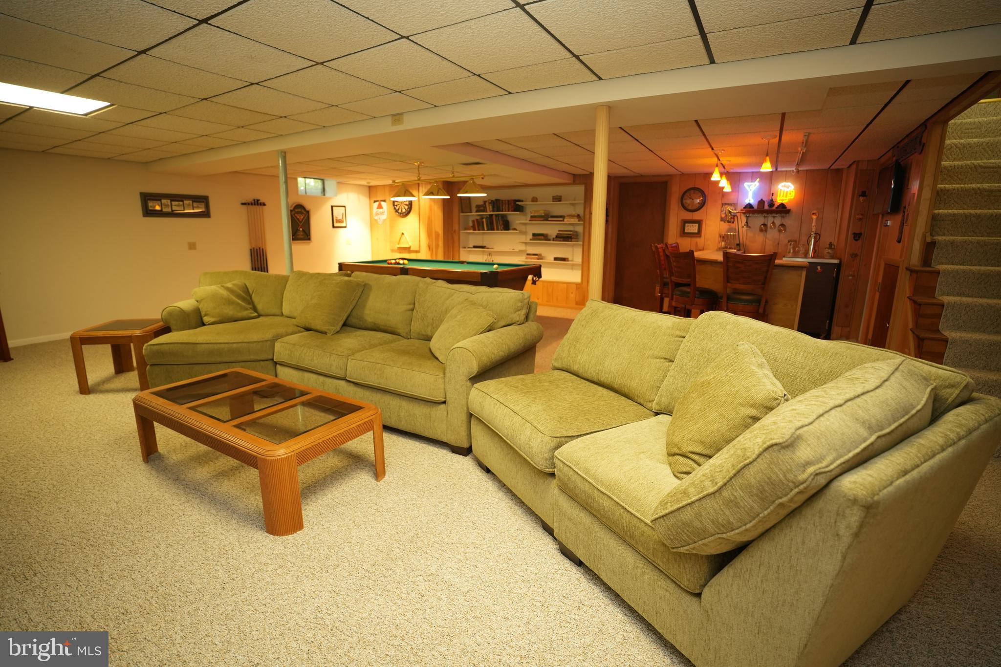 KINGSTON MANOR - Residential