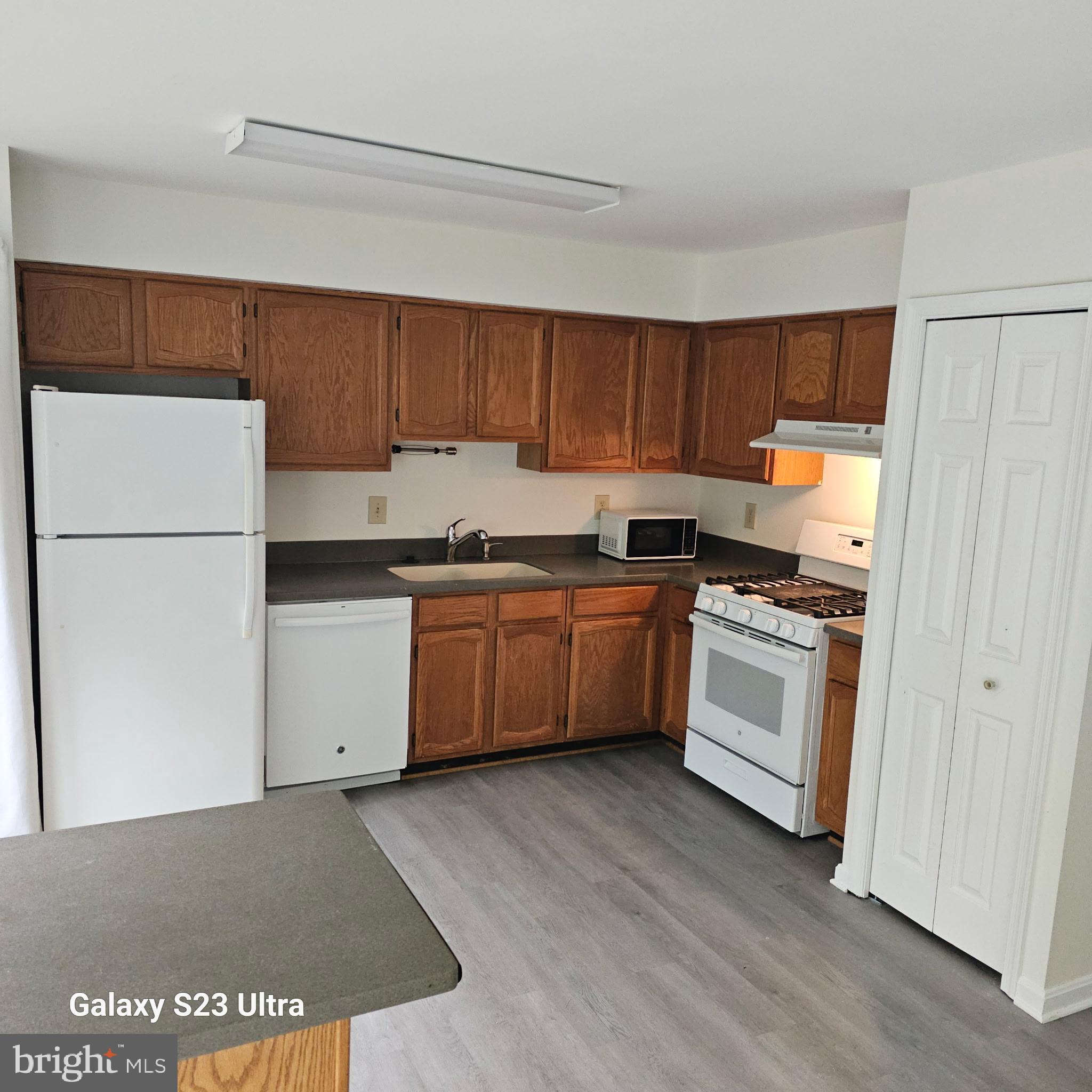 BALLANTRAYE - Residential Lease