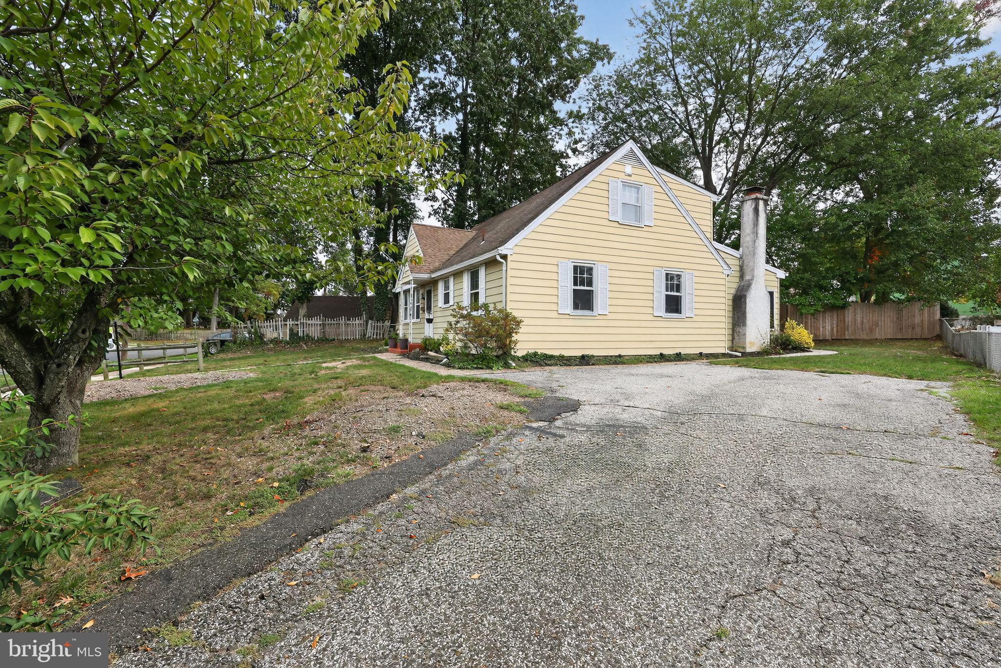 300 W HOLLY AVENUE