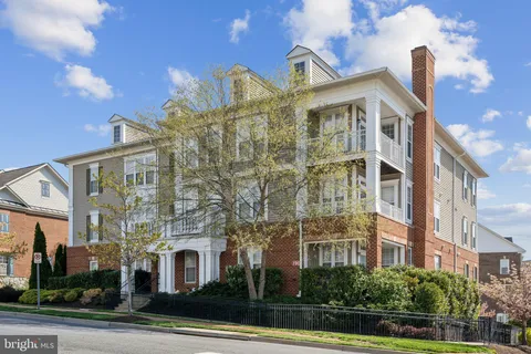 12901 Clarks Crossing Drive Unit 304, Clarksburg, MD MLS: MDMC2175910