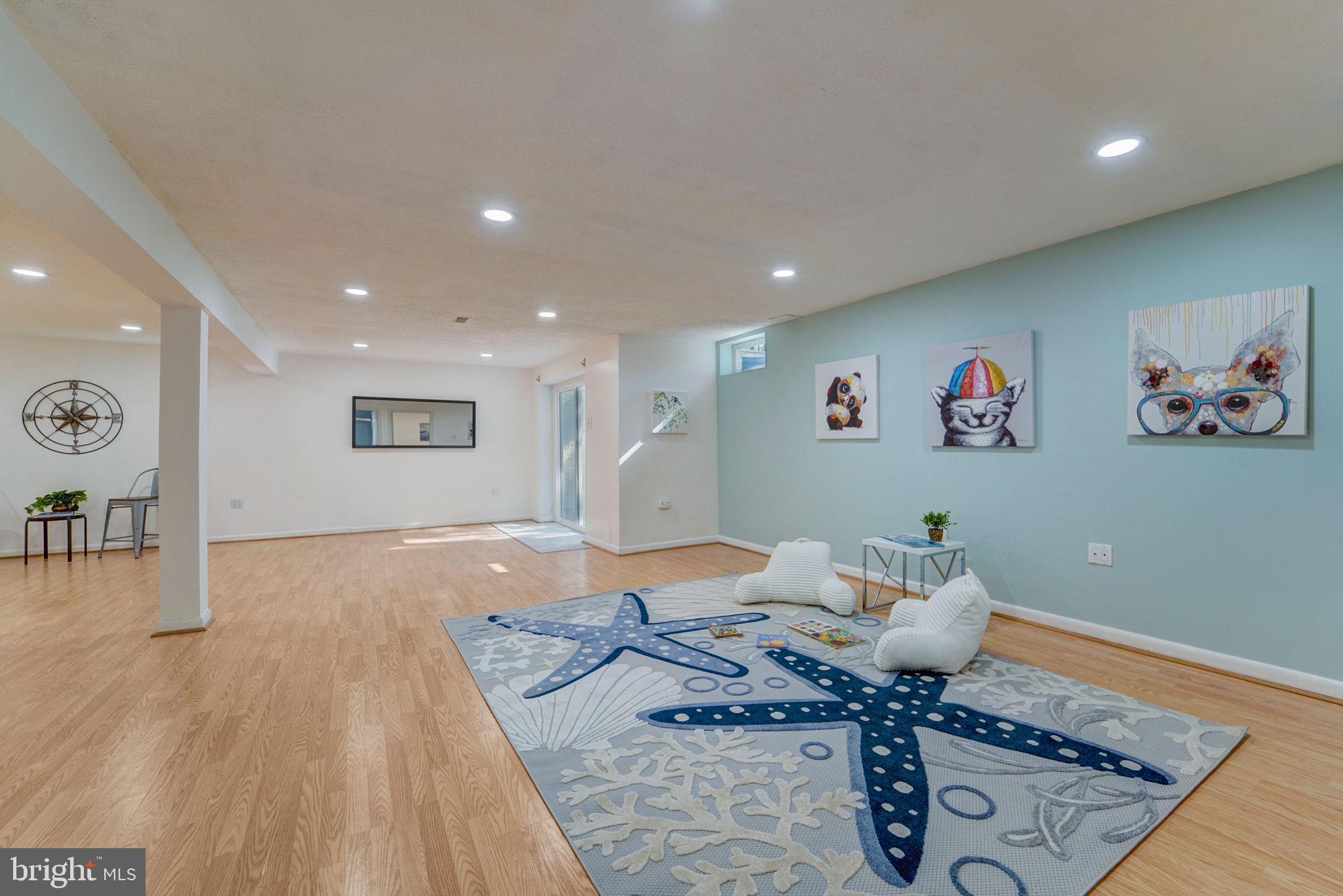 VILLAGE OF RIVER HILL - Residential