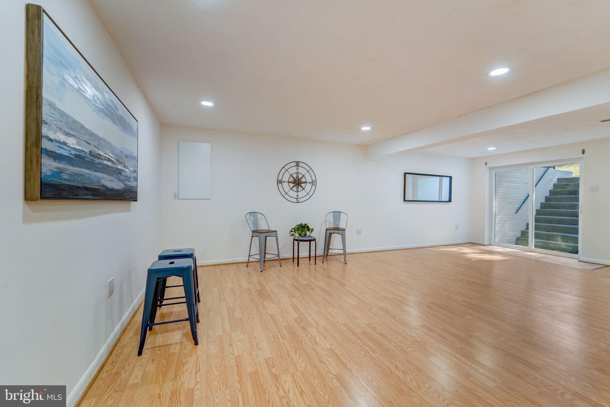 VILLAGE OF RIVER HILL - Residential