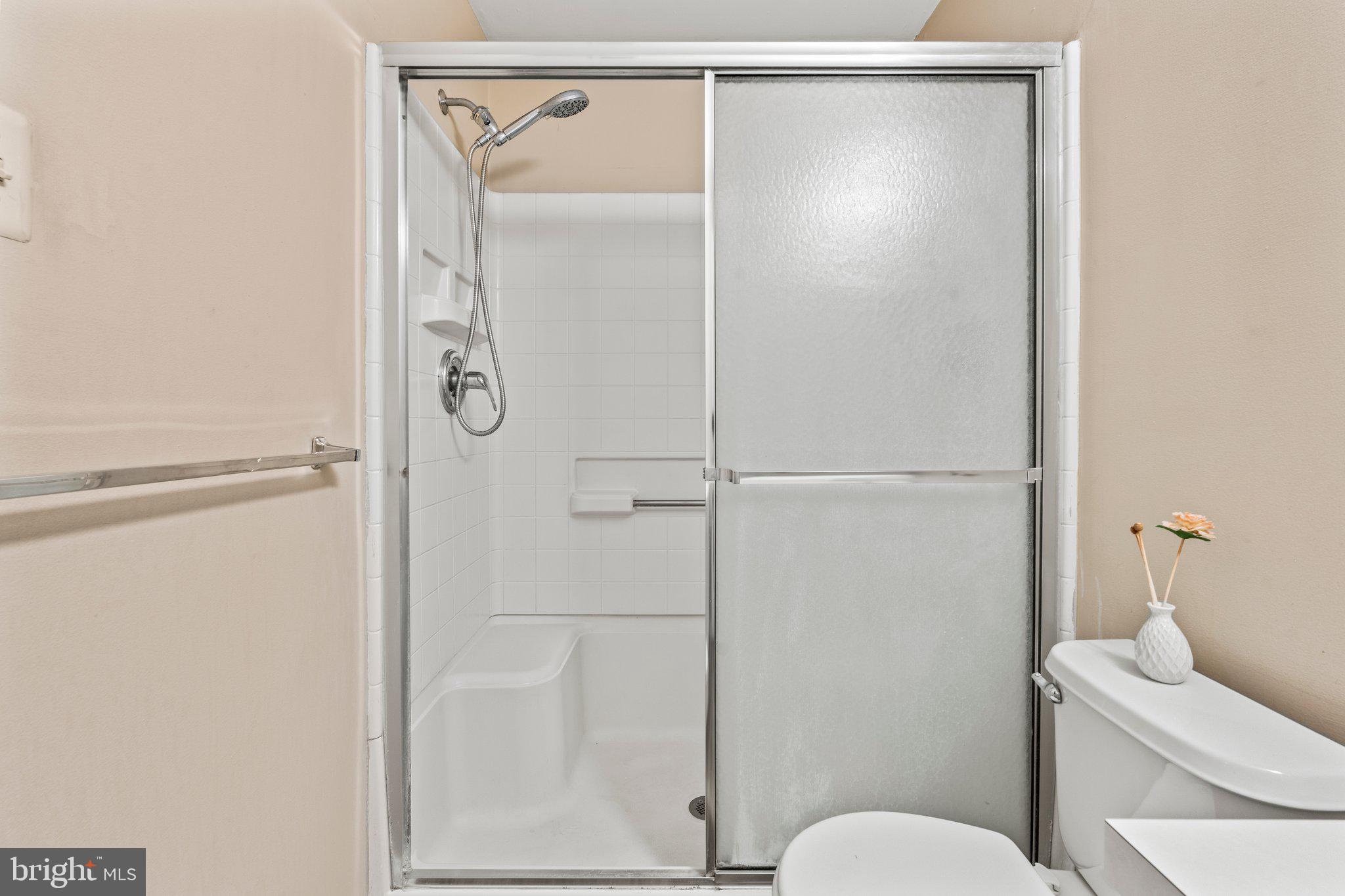 DRESHER WOODS - Residential