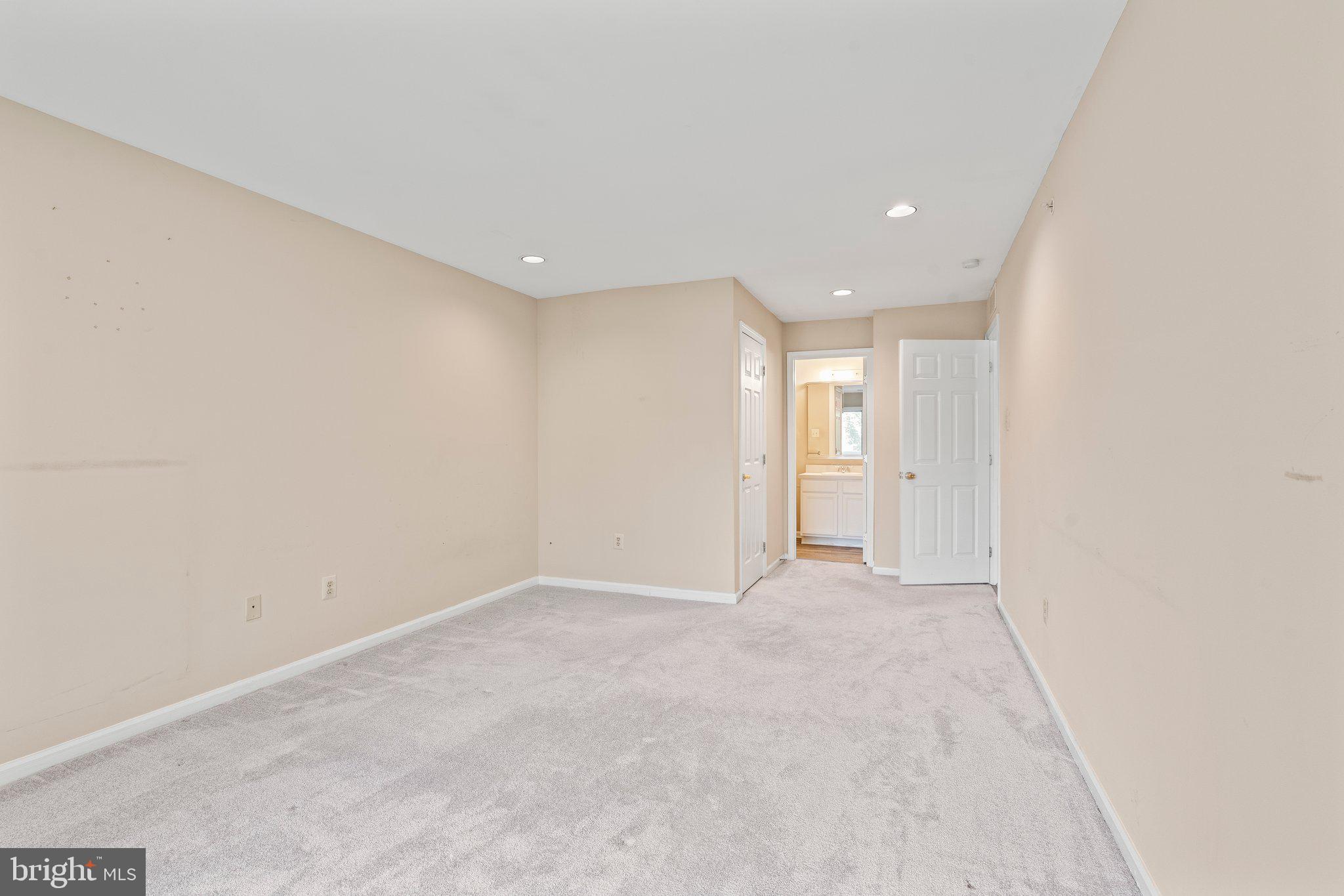 DRESHER WOODS - Residential