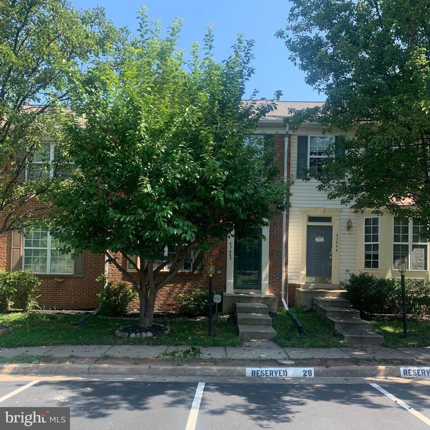 Well Maintained 3 level townhome, 4/3.5 baths ,Open  floor plan, spacious living room prefect for entertaining, master bedroom features soaking tub and separate  shower.  Basement complete with a bedroom and separate bath.