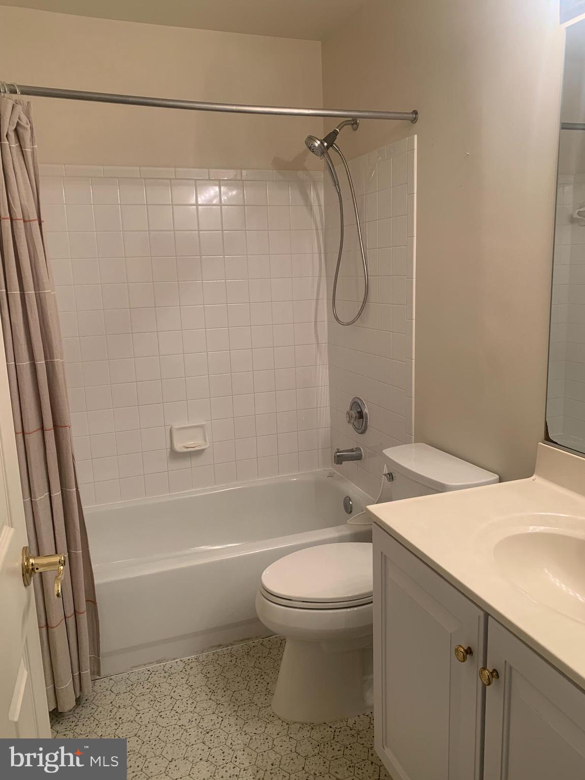 POTOMAC STATION - Residential Lease