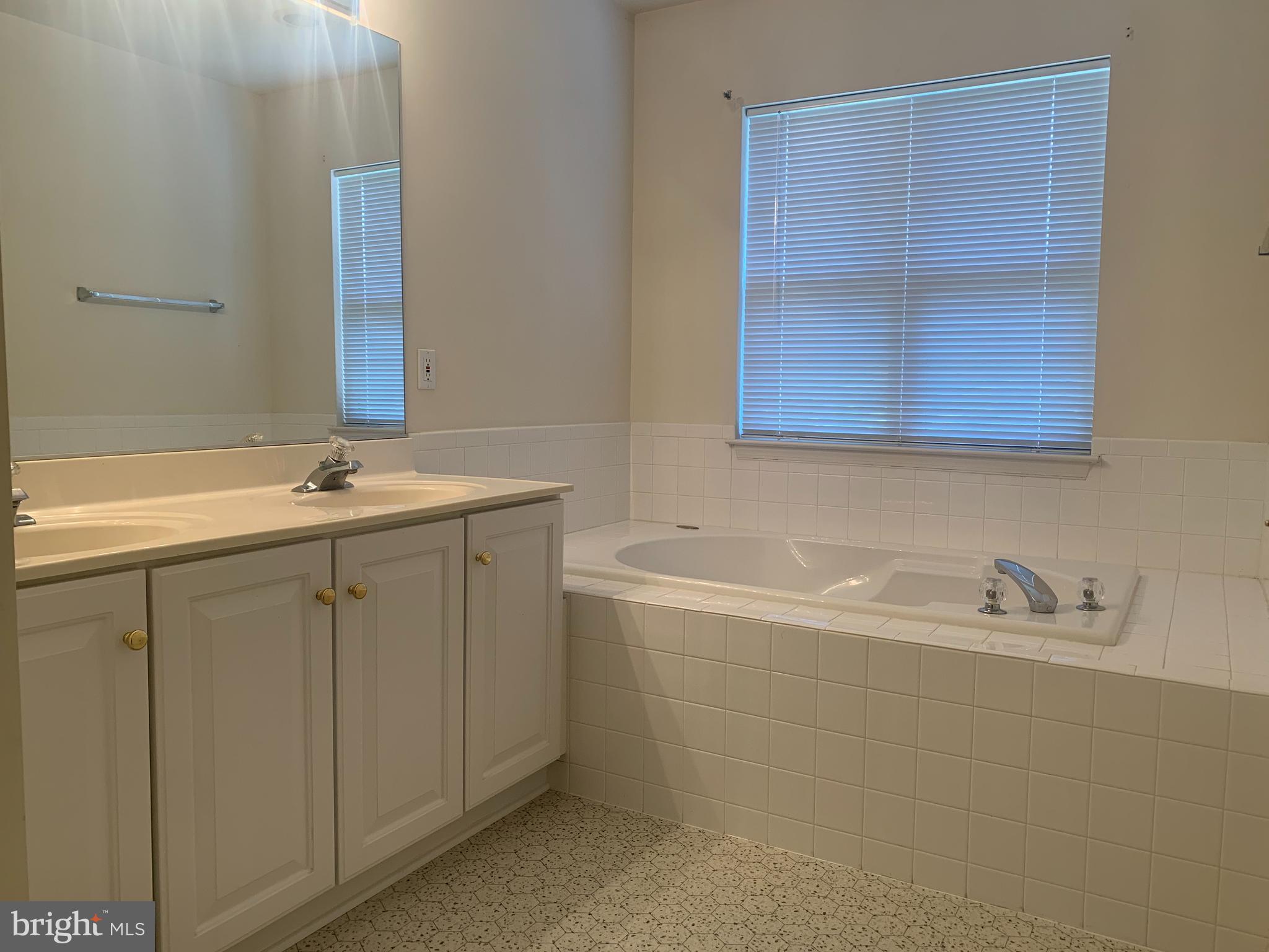 POTOMAC STATION - Residential Lease