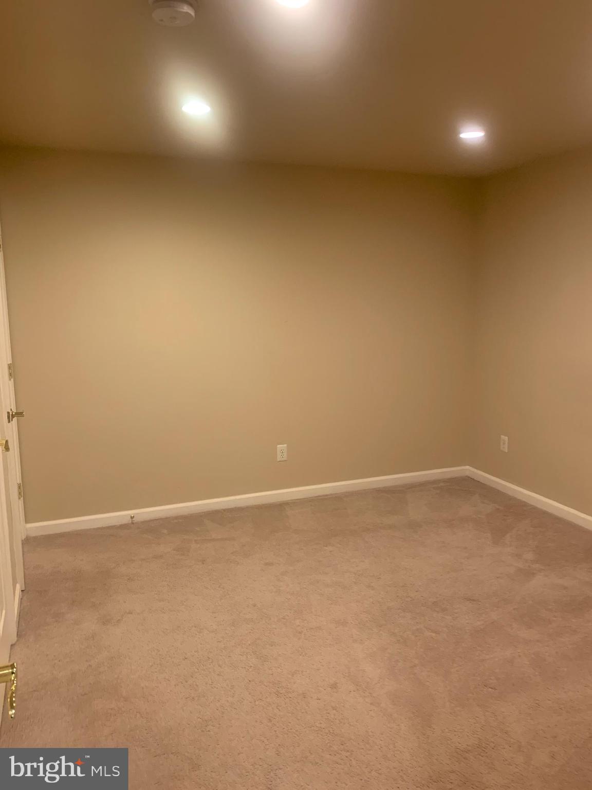 POTOMAC STATION - Residential Lease